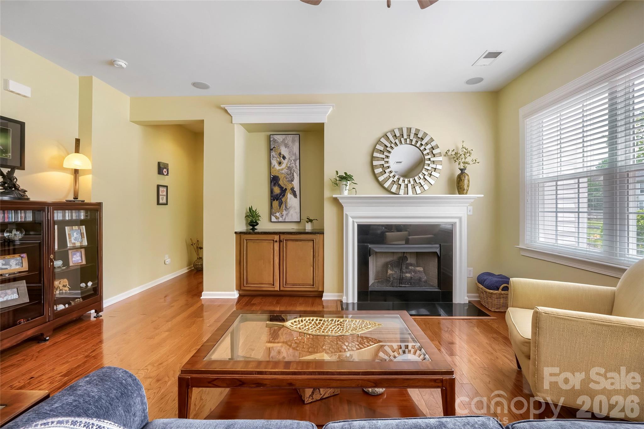 653 Lorain Avenue NW — Concord