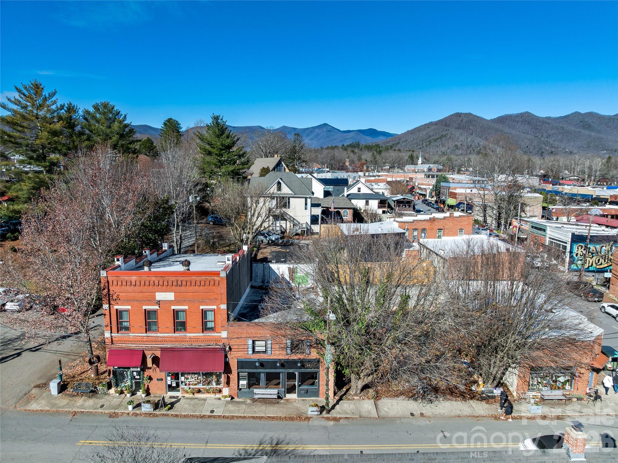 204 Sutton Avenue — Black Mountain