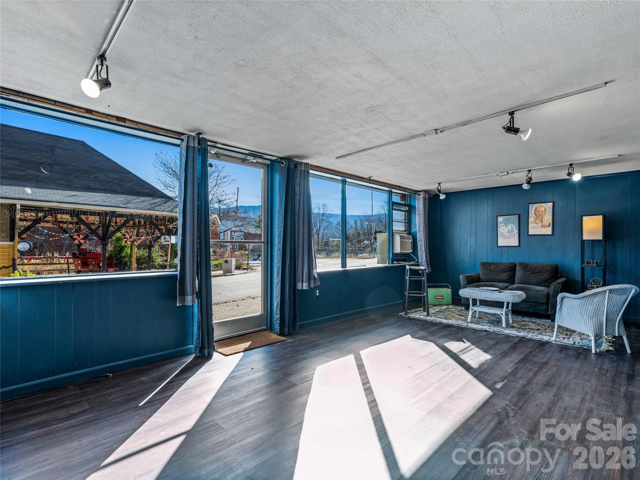 204 Sutton Avenue — Black Mountain