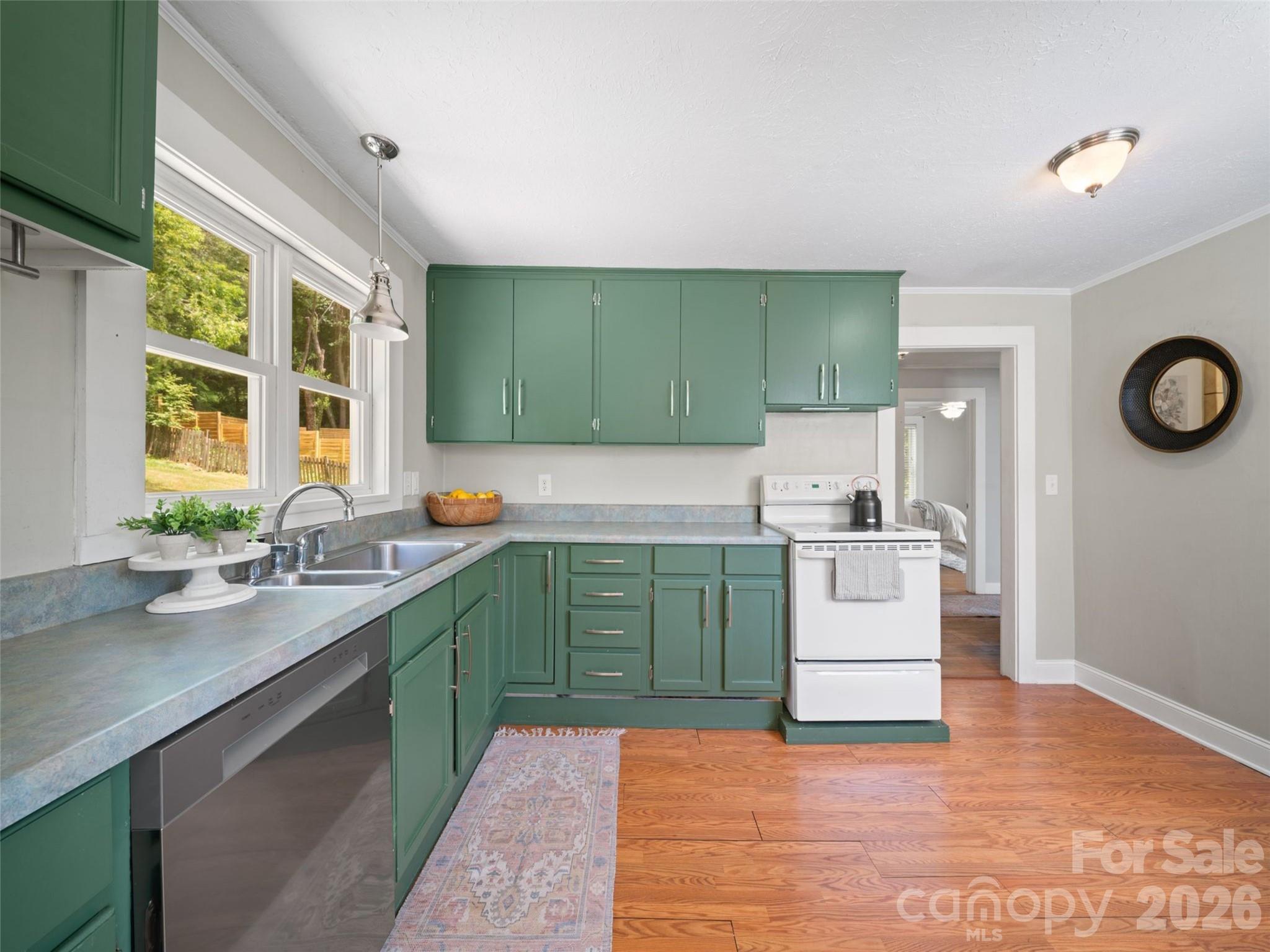 25 Nesbitt Street — Waynesville