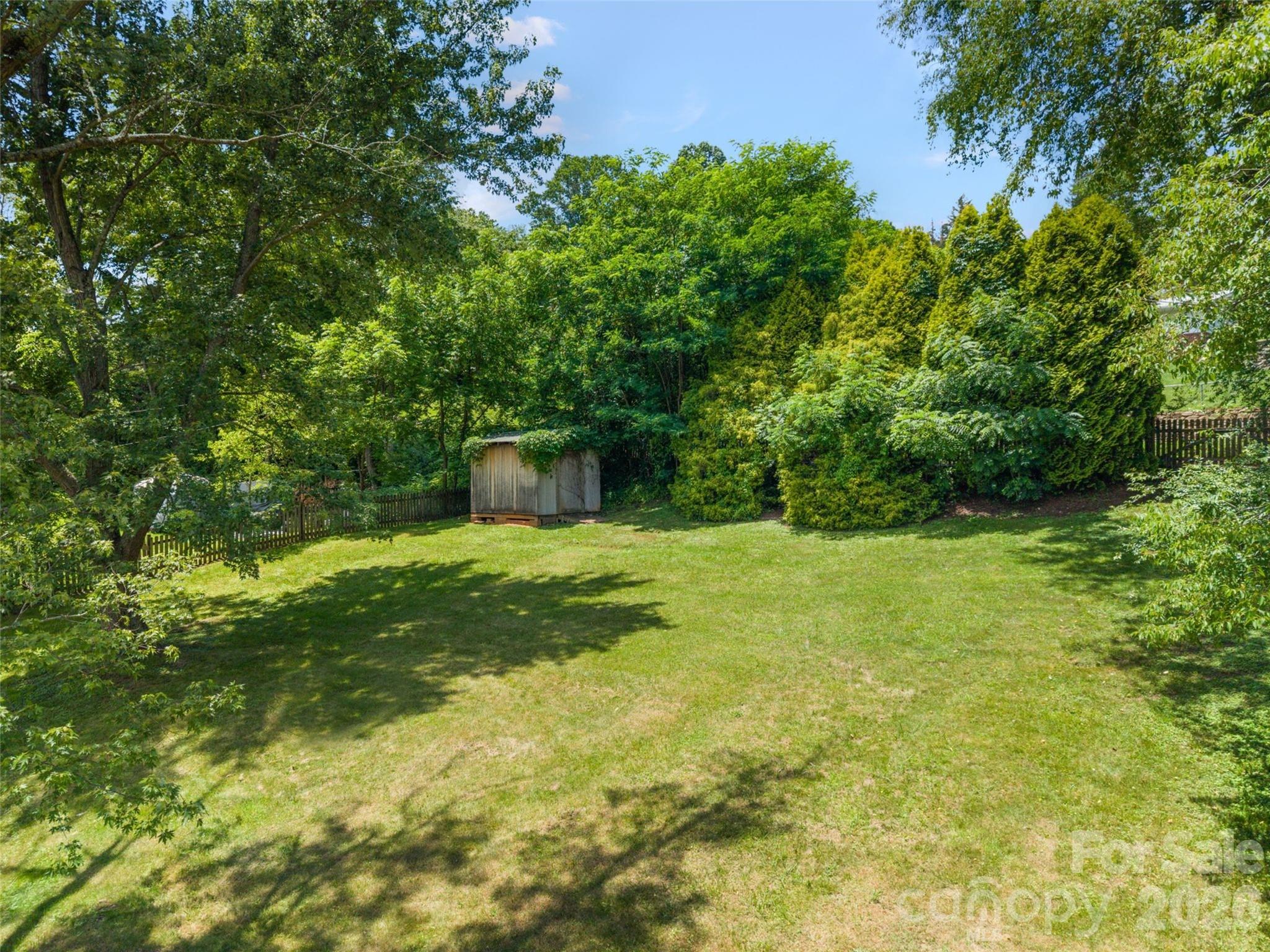 25 Nesbitt Street — Waynesville