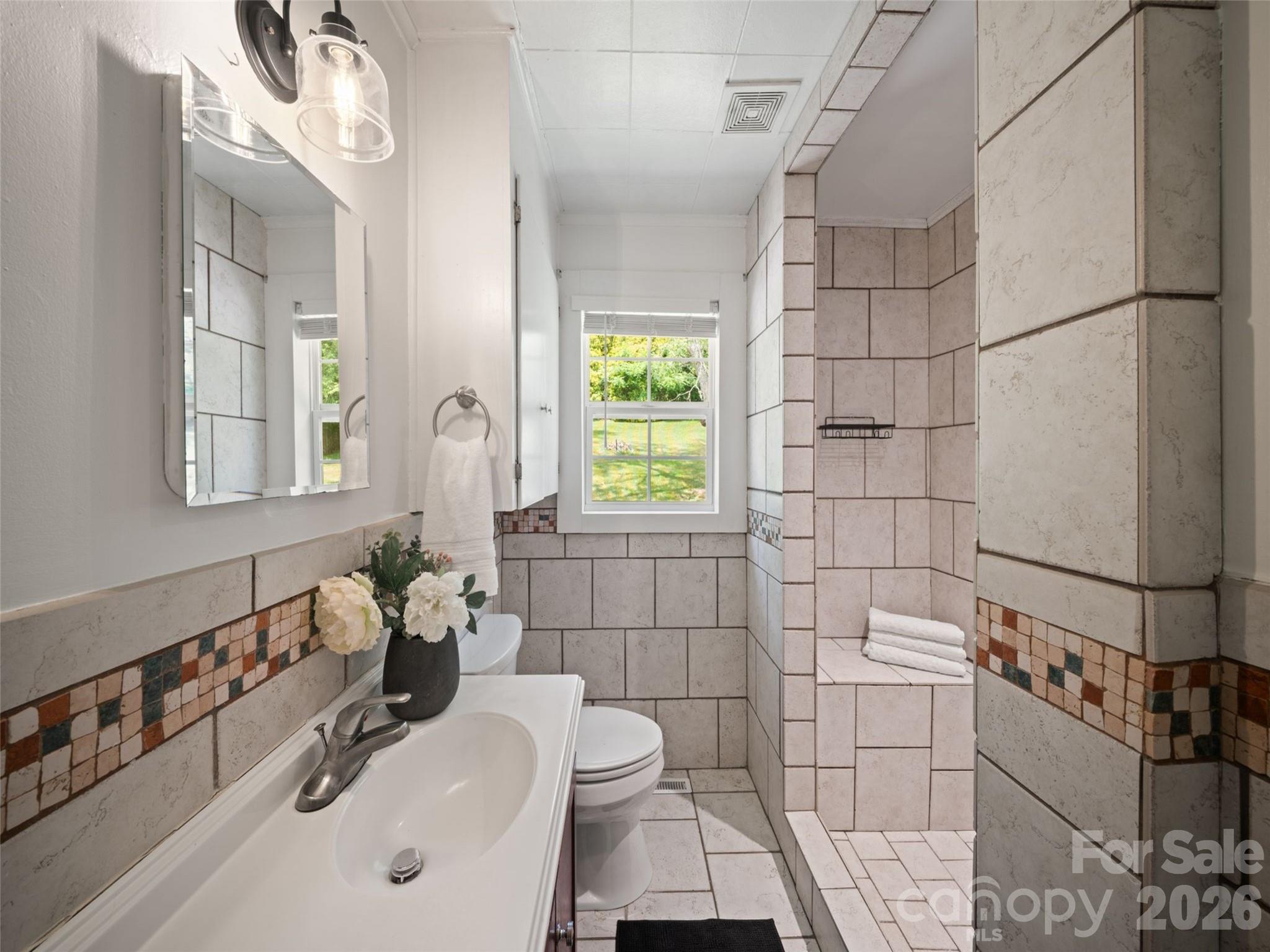 25 Nesbitt Street — Waynesville
