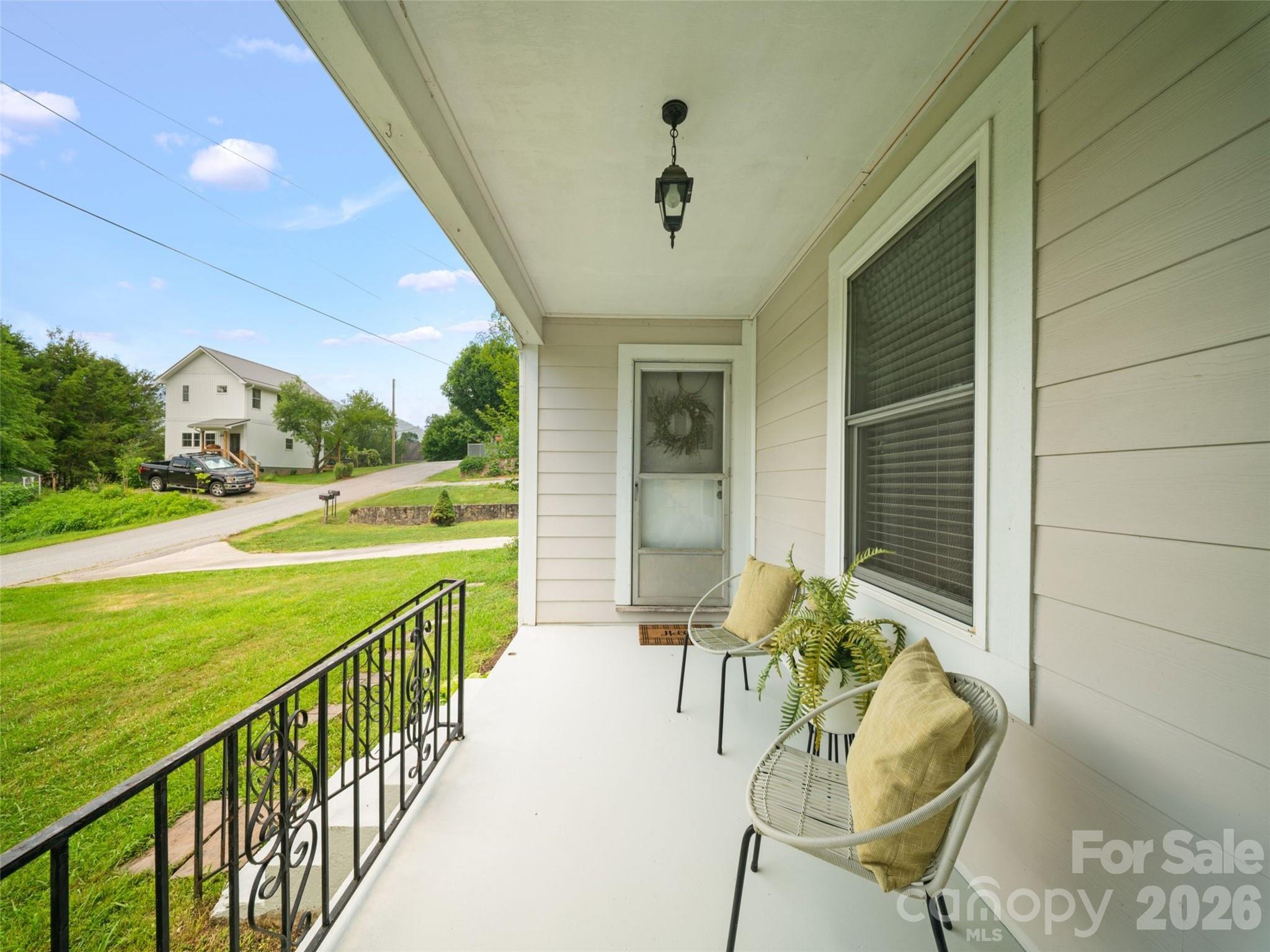 25 Nesbitt Street — Waynesville