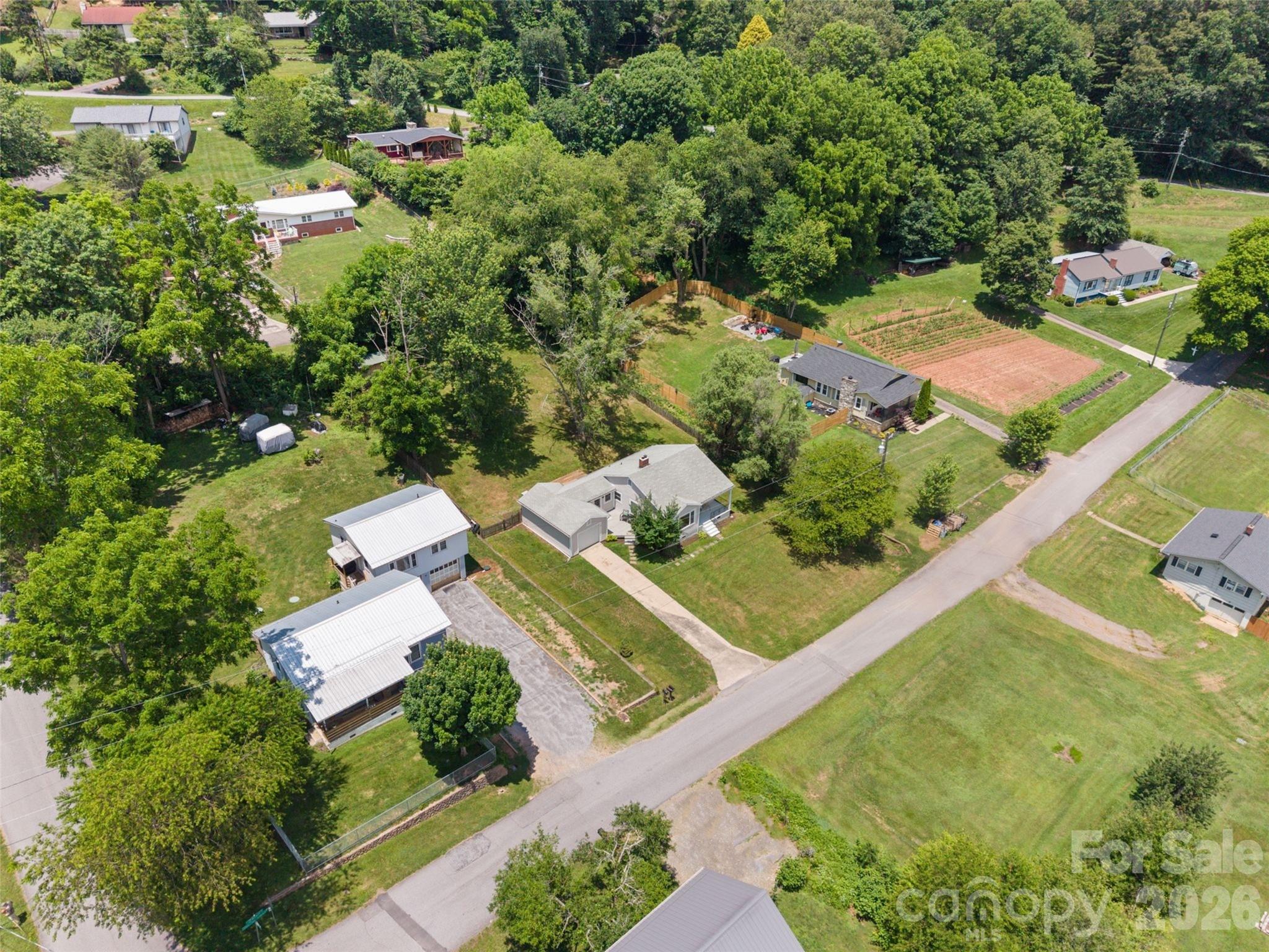 25 Nesbitt Street — Waynesville