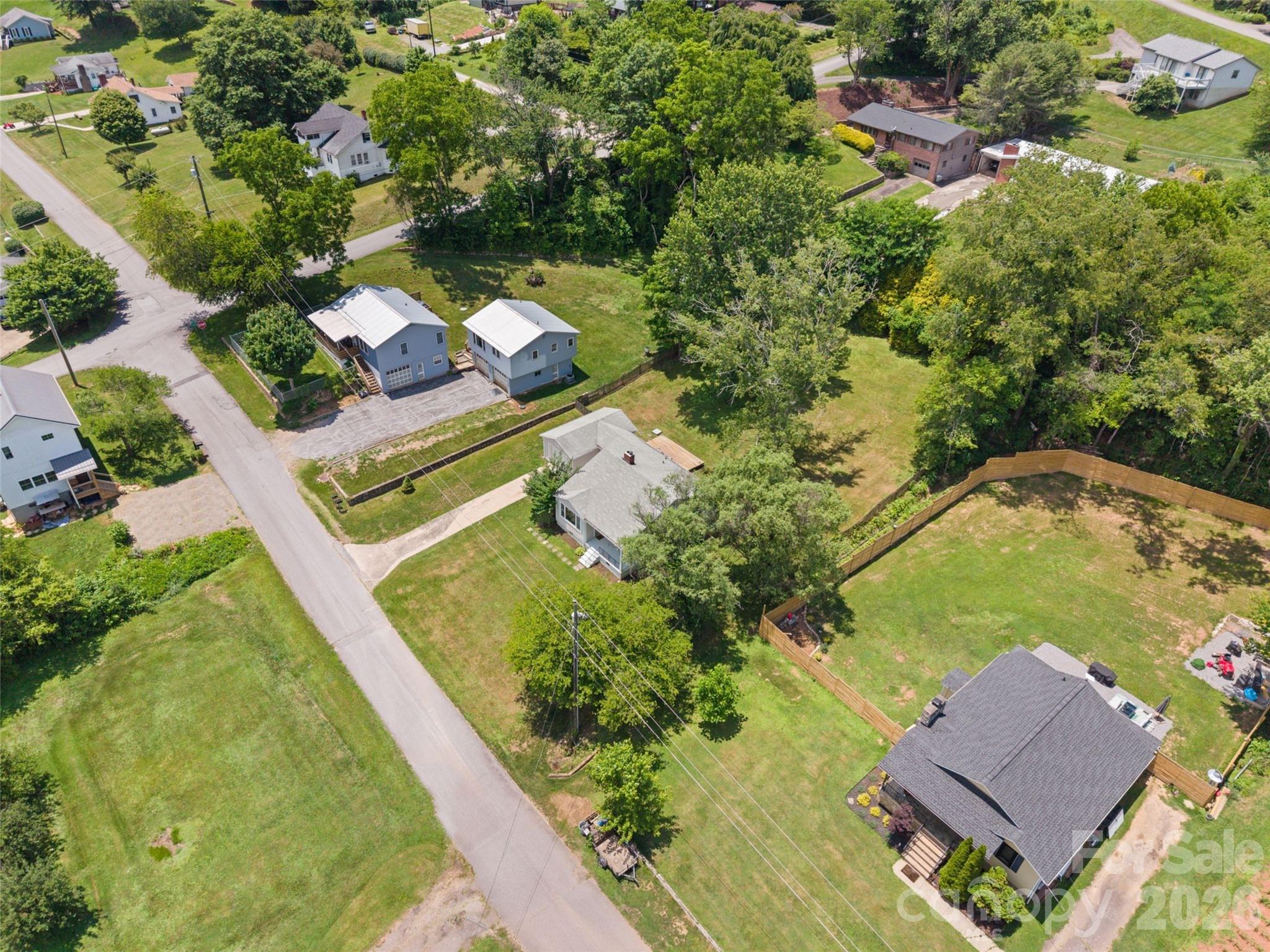 25 Nesbitt Street — Waynesville