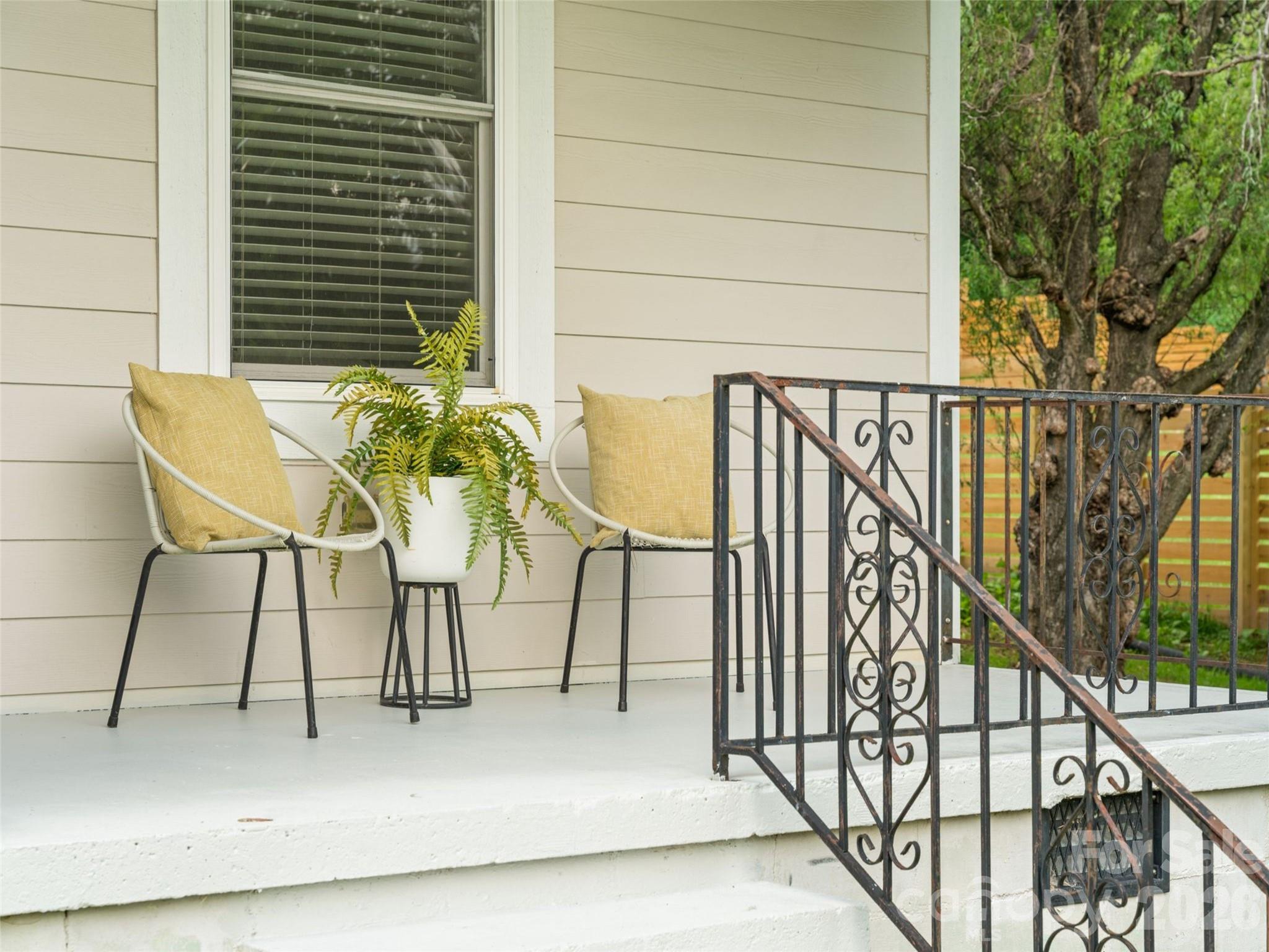 25 Nesbitt Street — Waynesville