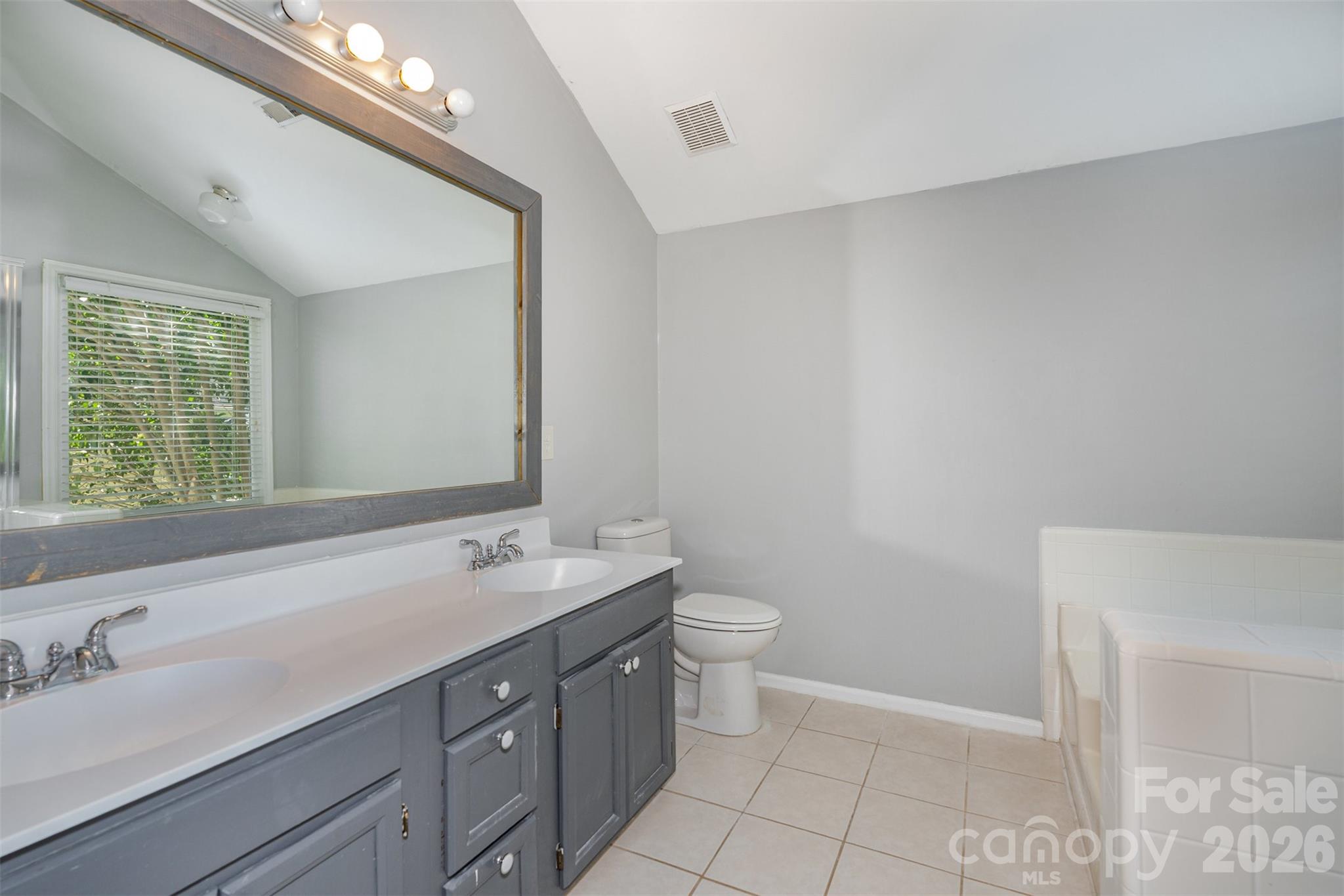2213 Century Oaks Lane — Charlotte