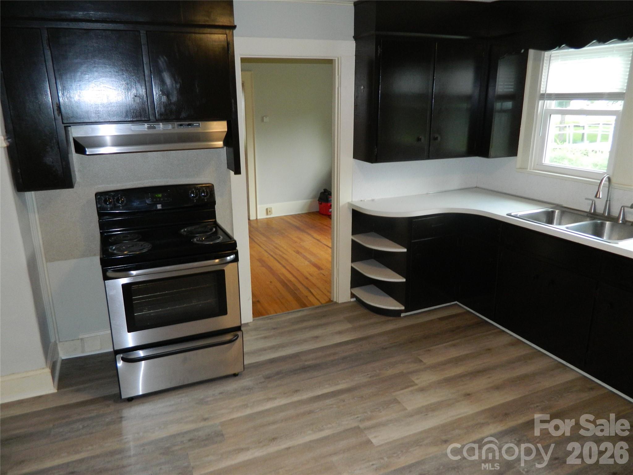 129 Edgebrook Place NW — Lenoir