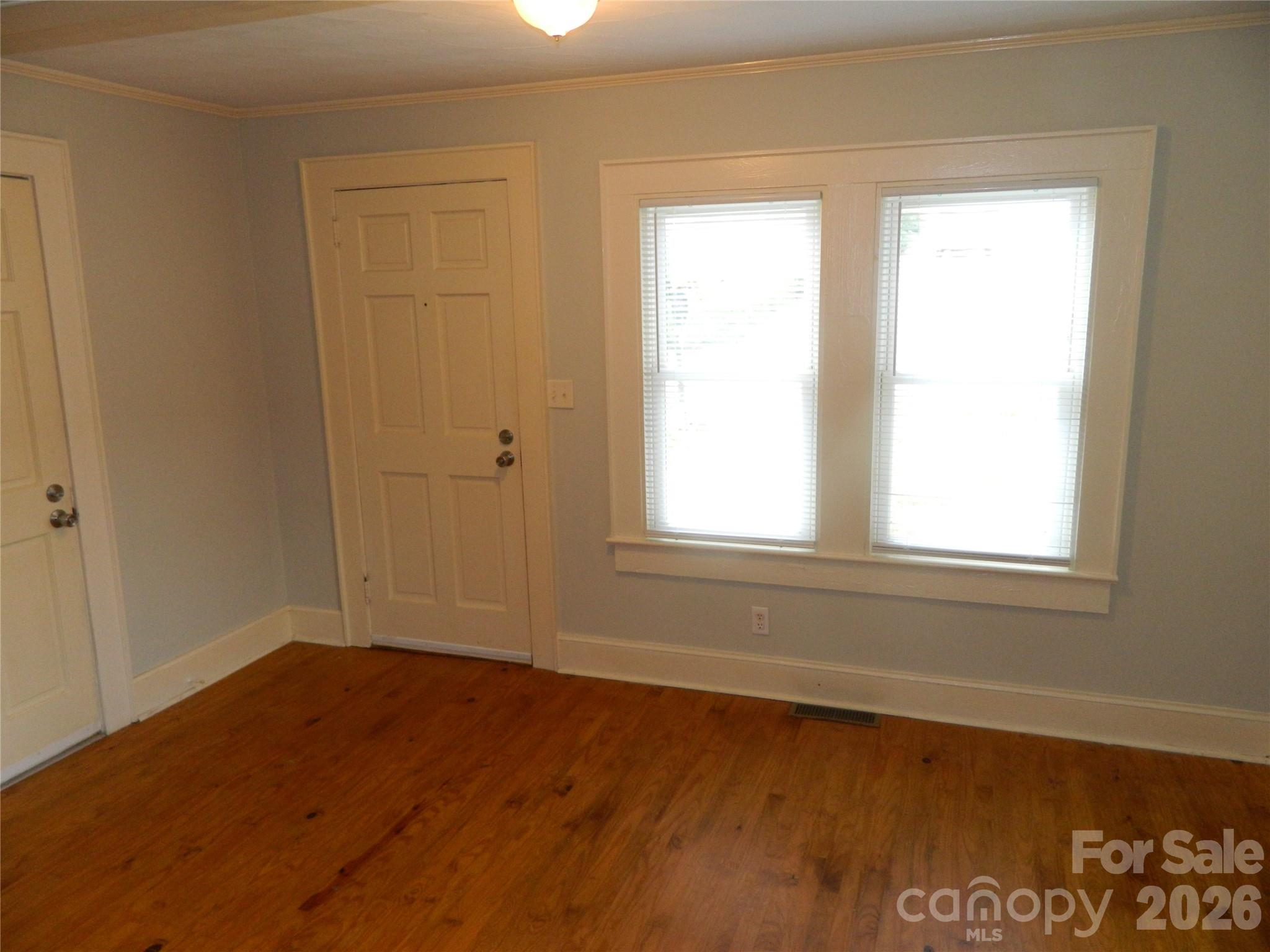 129 Edgebrook Place NW — Lenoir