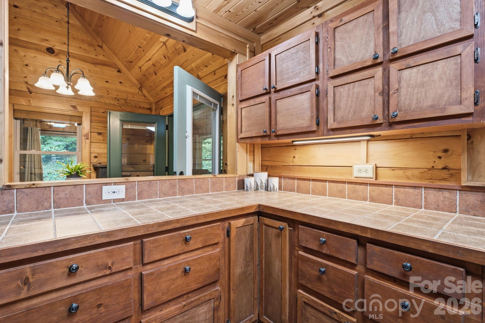 1026 High Top Mountain Road — Whittier