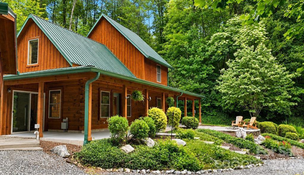 1026 High Top Mountain Road — Whittier