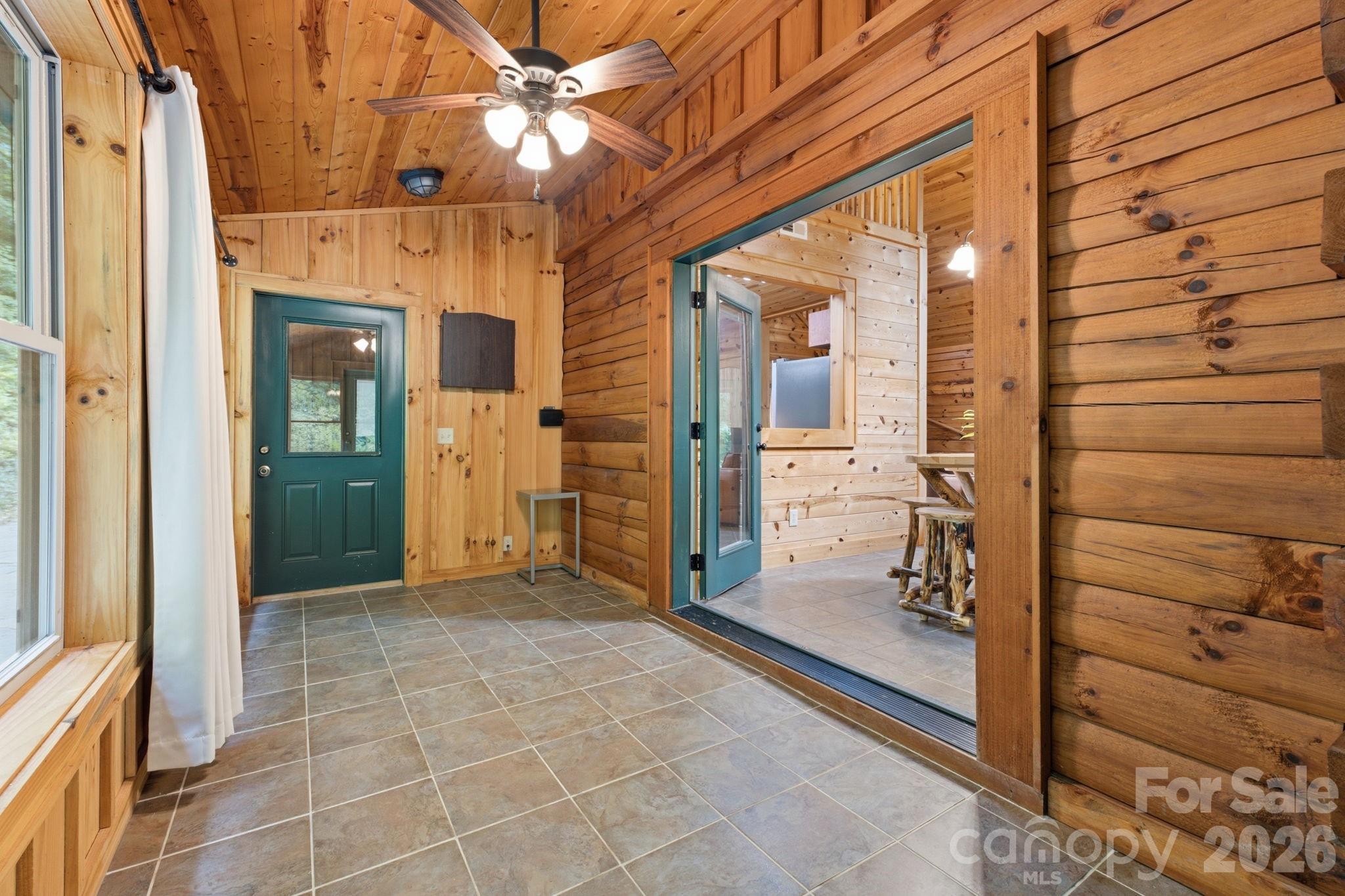 1026 High Top Mountain Road — Whittier