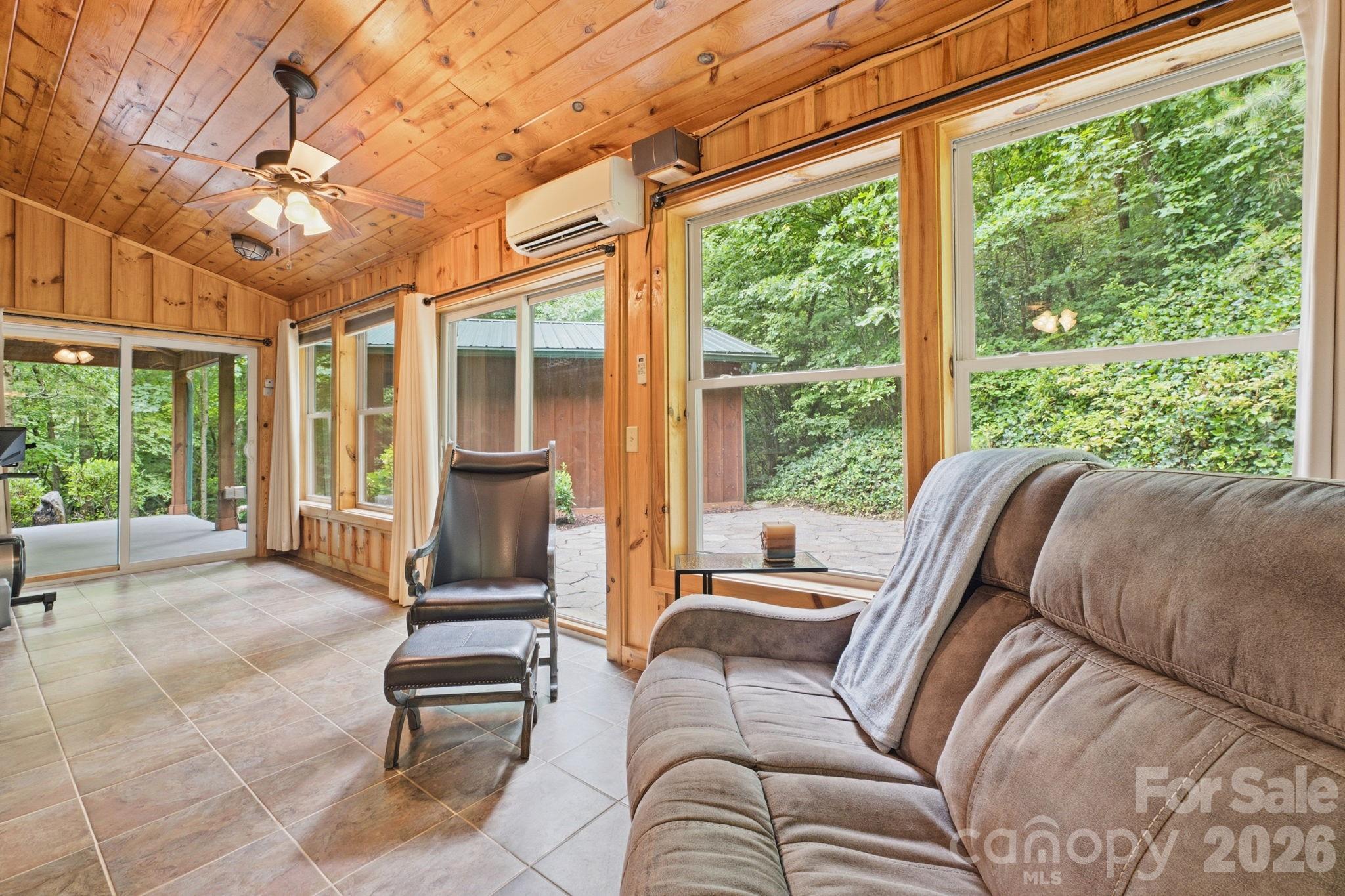1026 High Top Mountain Road — Whittier