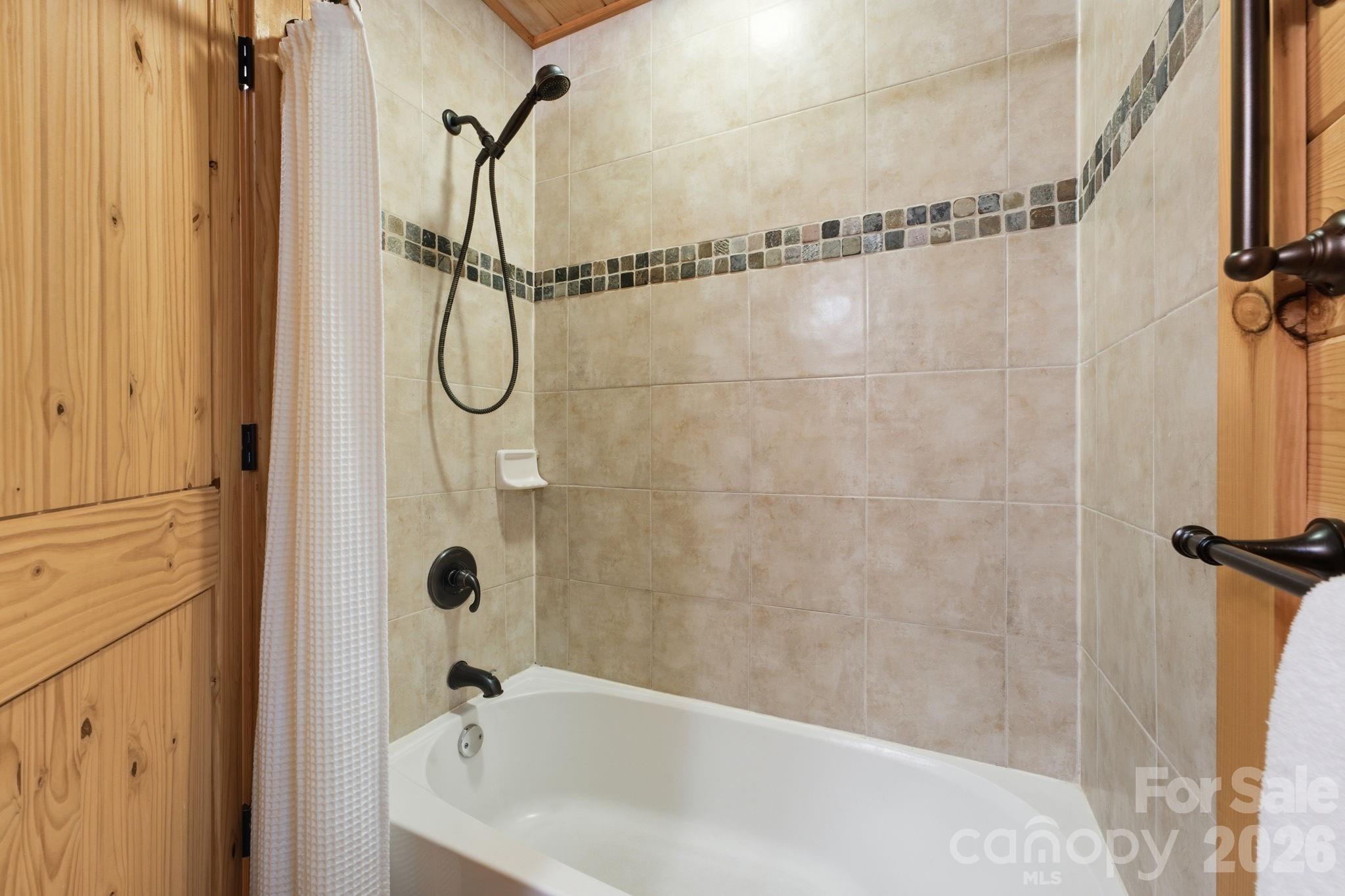 1026 High Top Mountain Road — Whittier