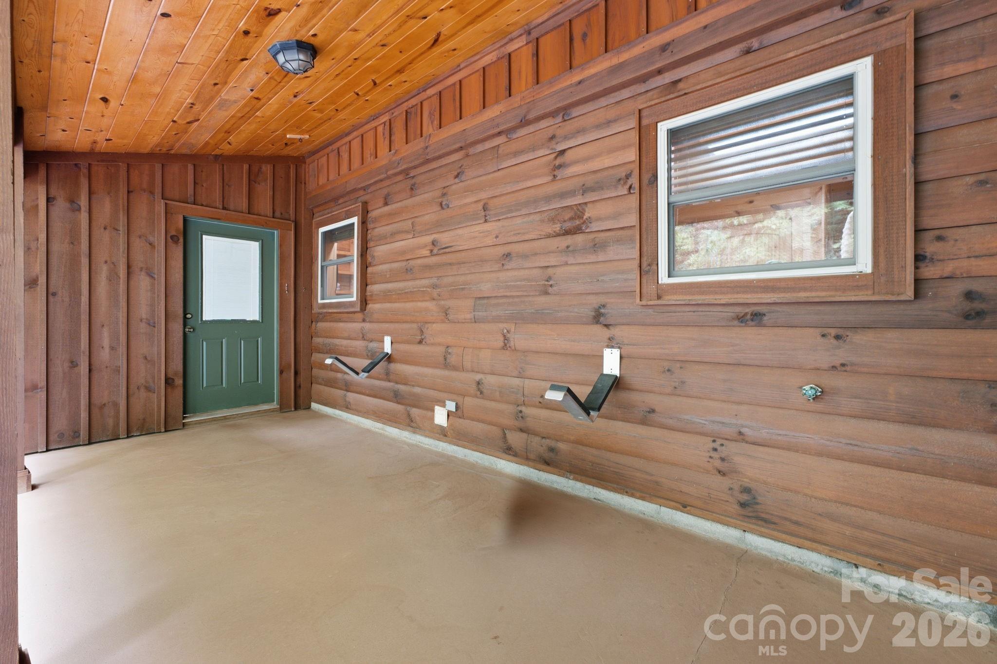 1026 High Top Mountain Road — Whittier