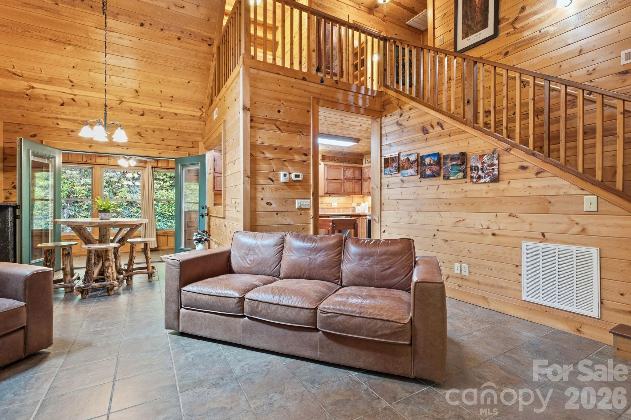 1026 High Top Mountain Road — Whittier
