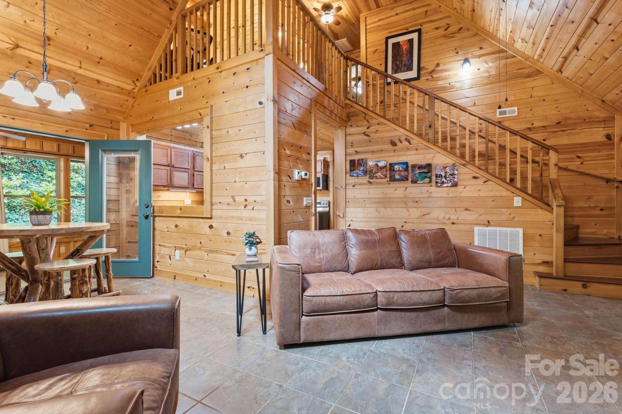 1026 High Top Mountain Road — Whittier