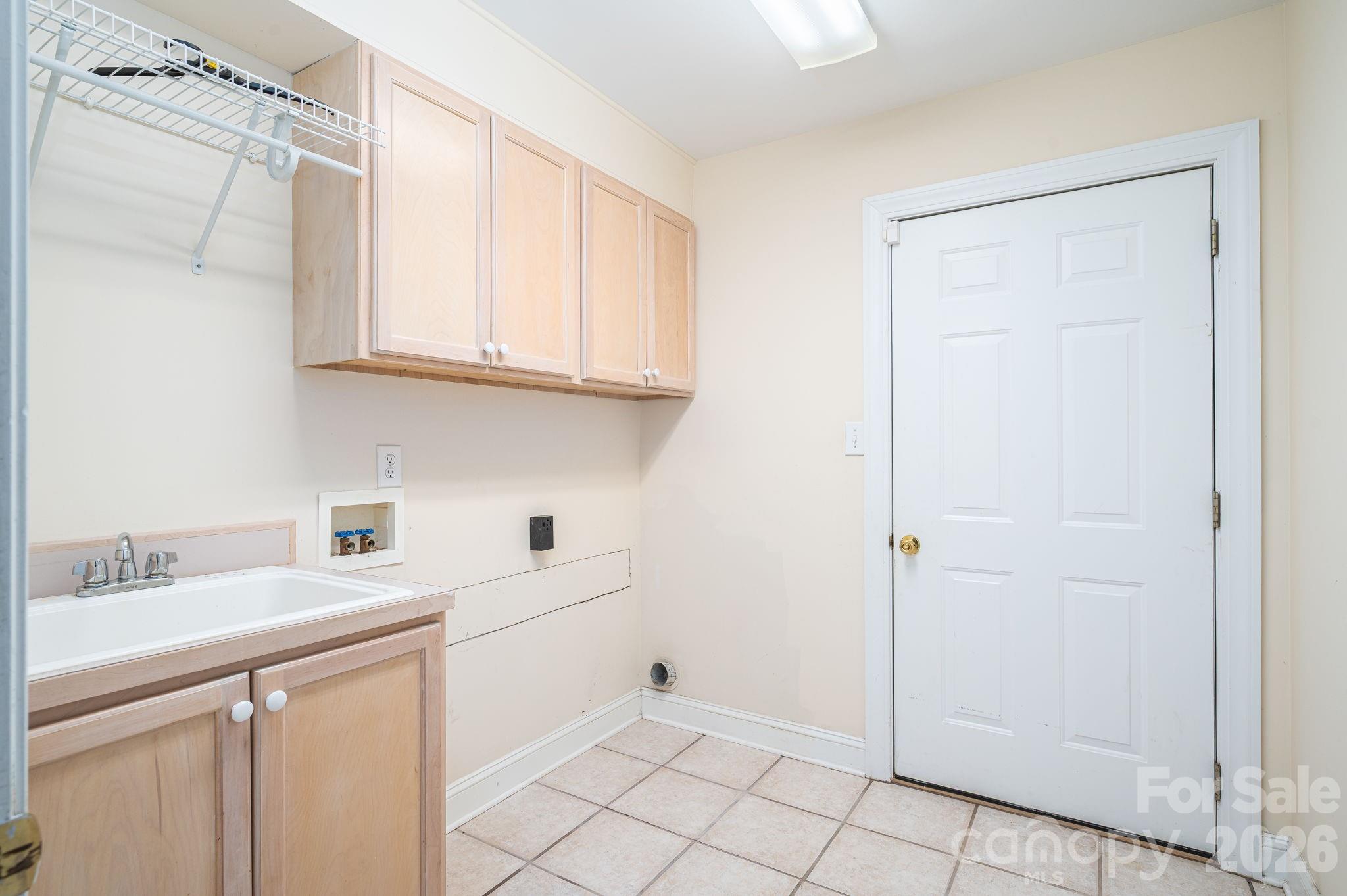 112 Mooreland Drive NE — Conover