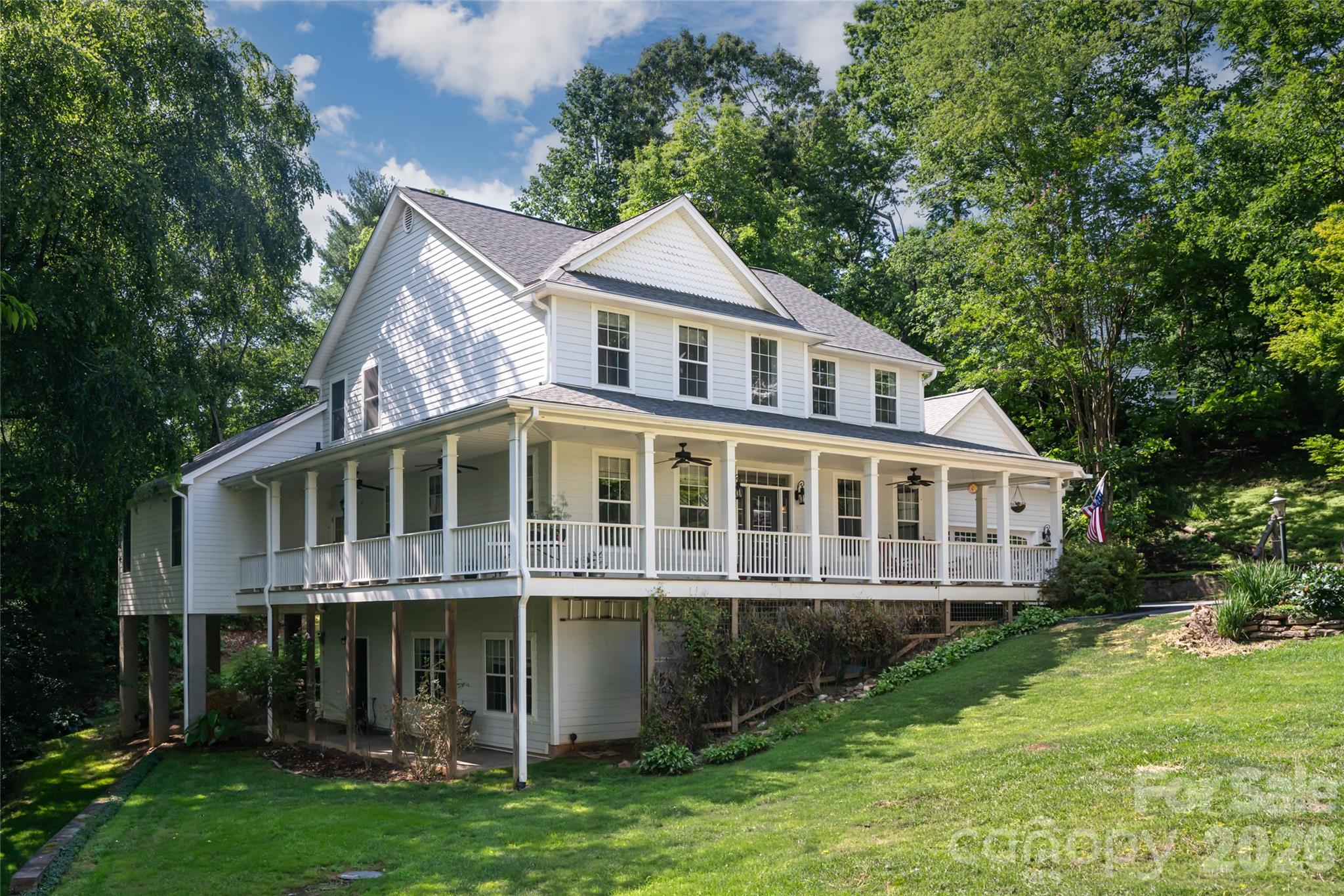10 Lark Hill Drive — Arden