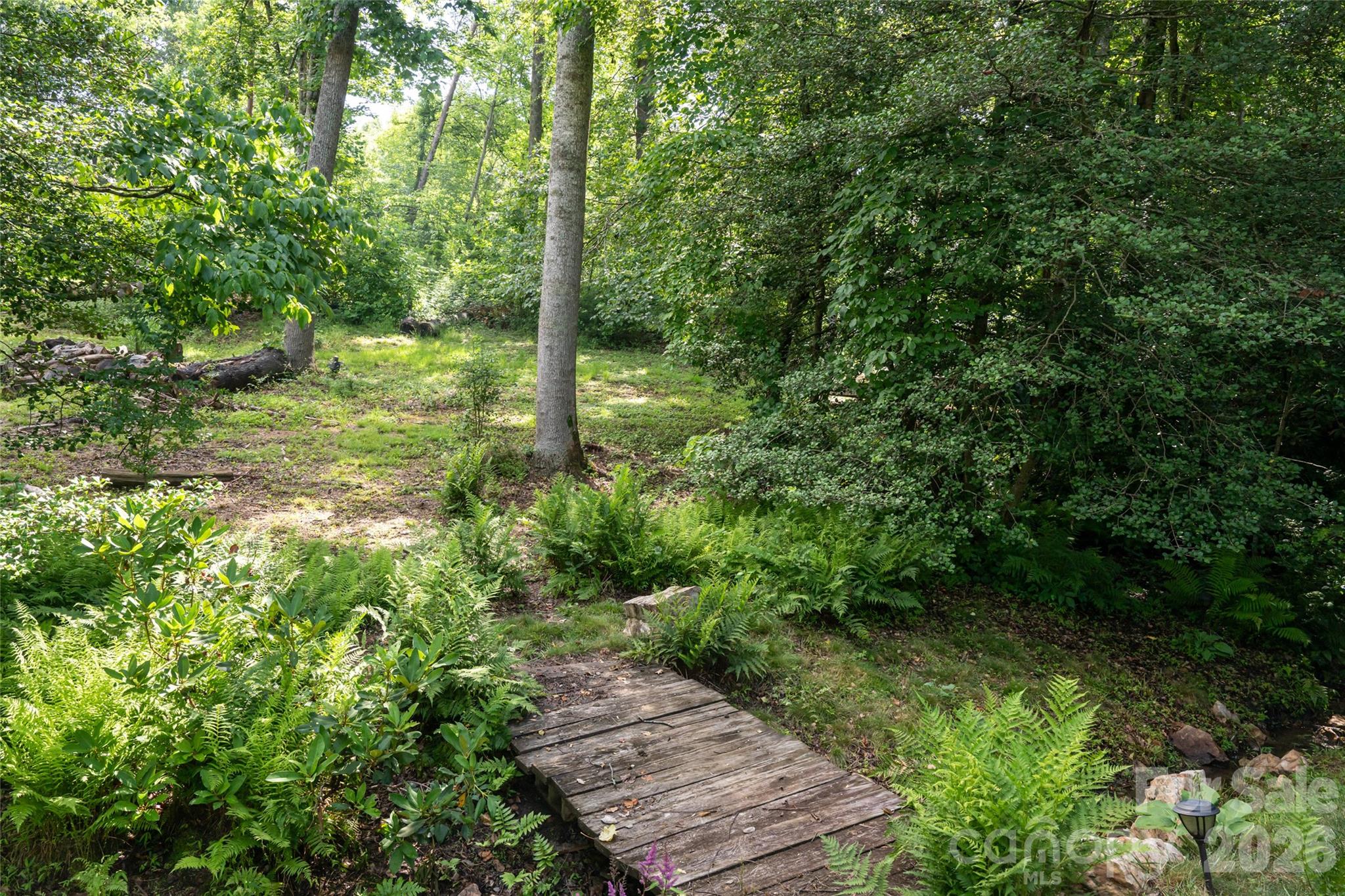 10 Lark Hill Drive — Arden
