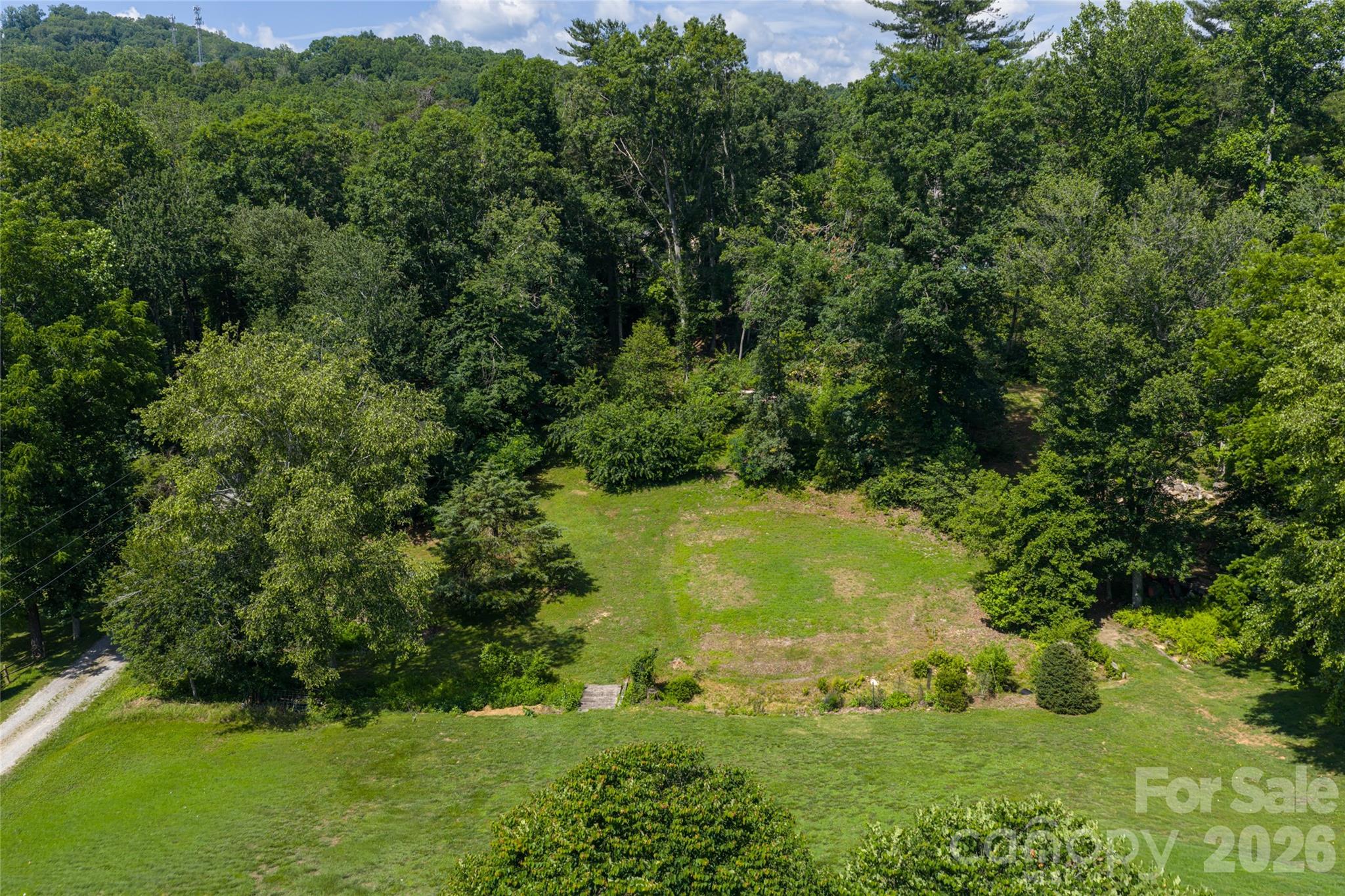 10 Lark Hill Drive — Arden