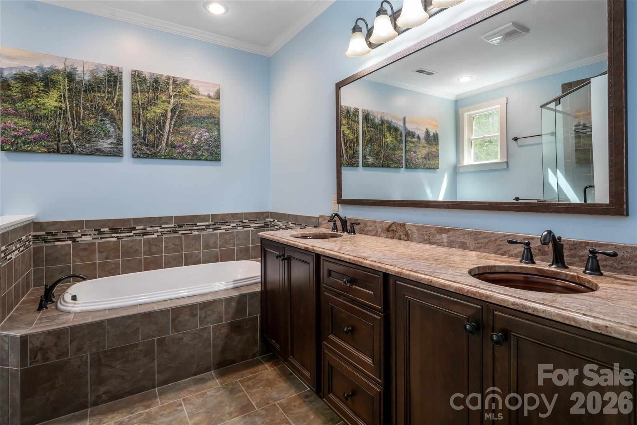 10 Lark Hill Drive — Arden