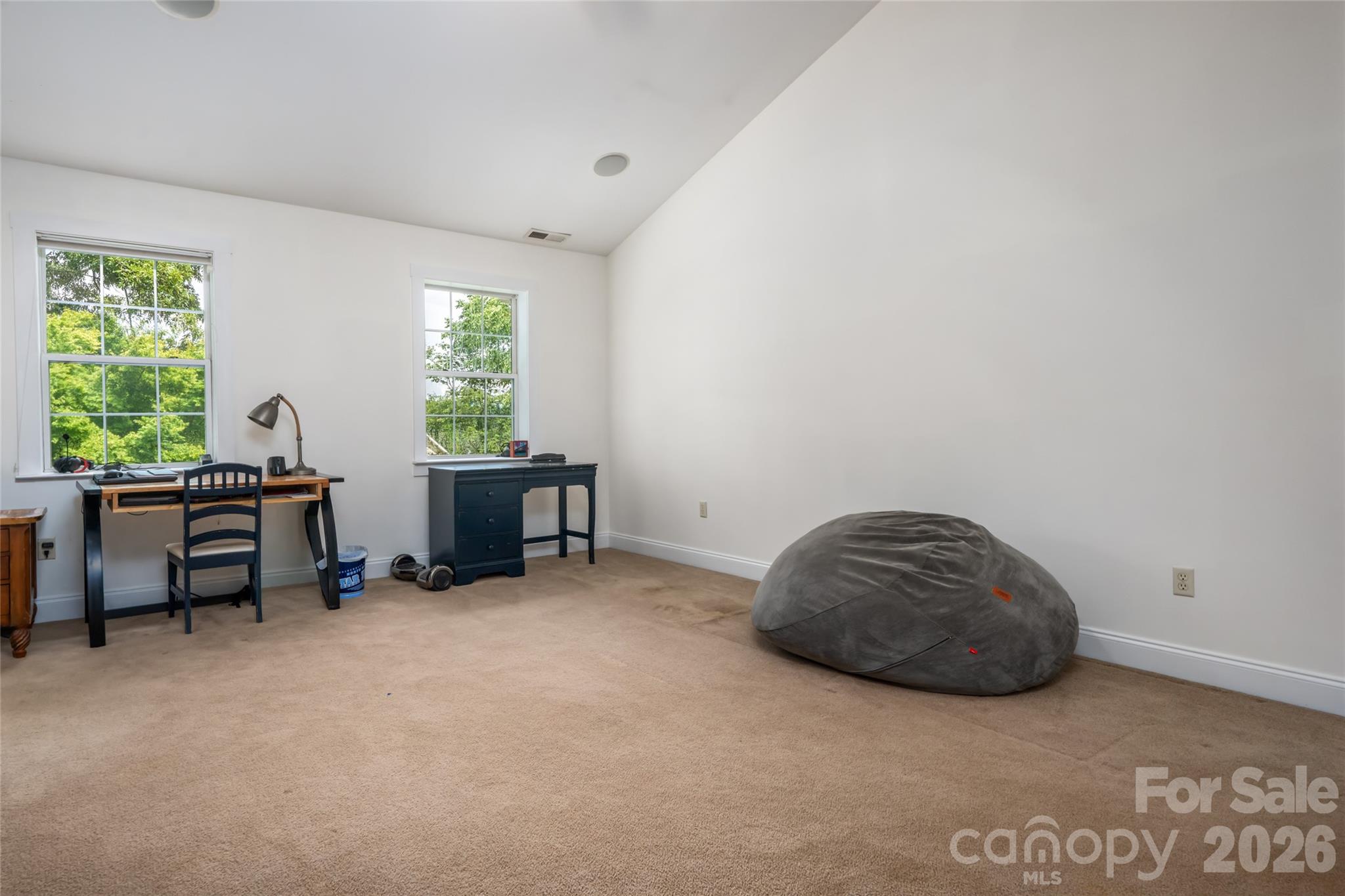 10 Lark Hill Drive — Arden