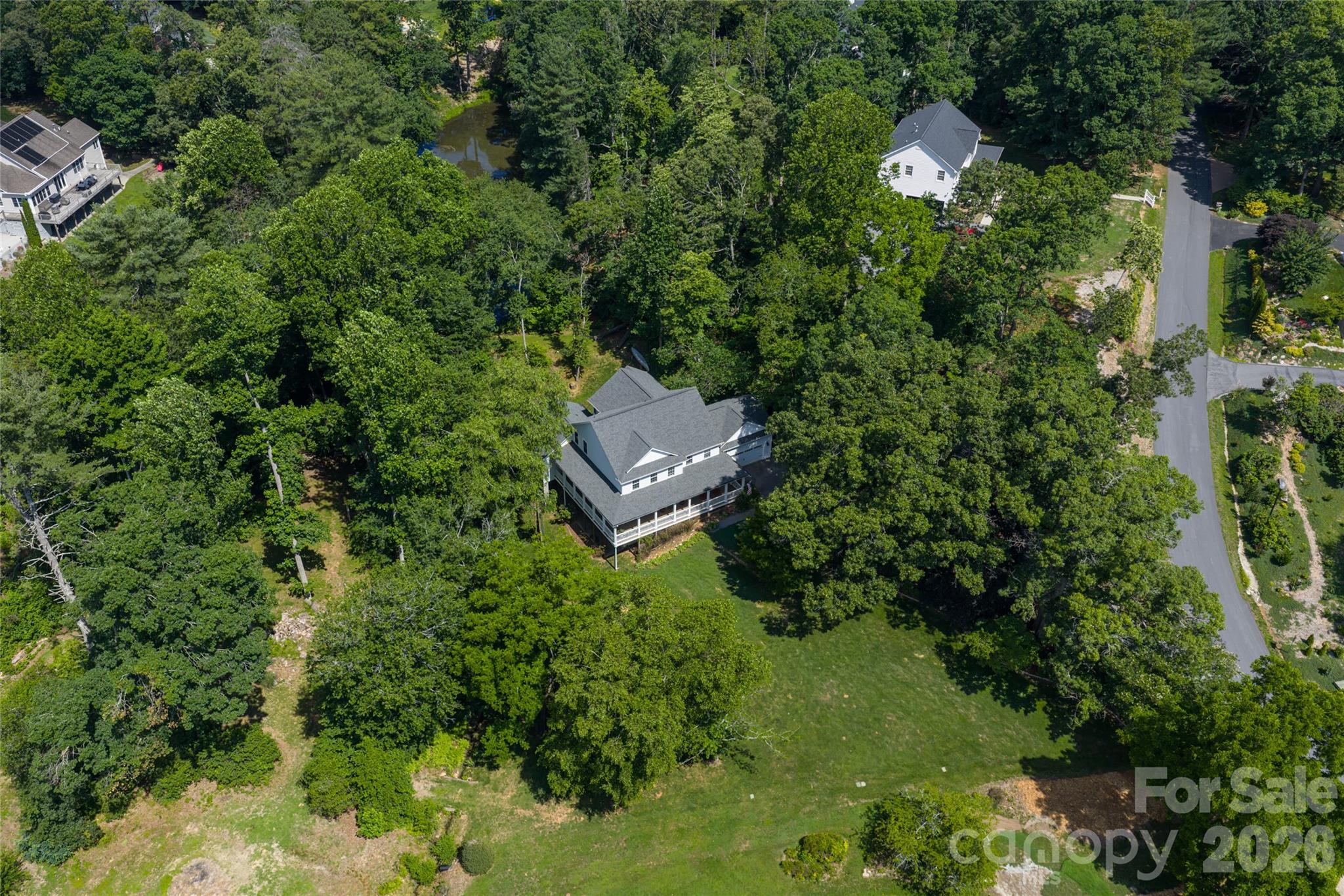 10 Lark Hill Drive — Arden