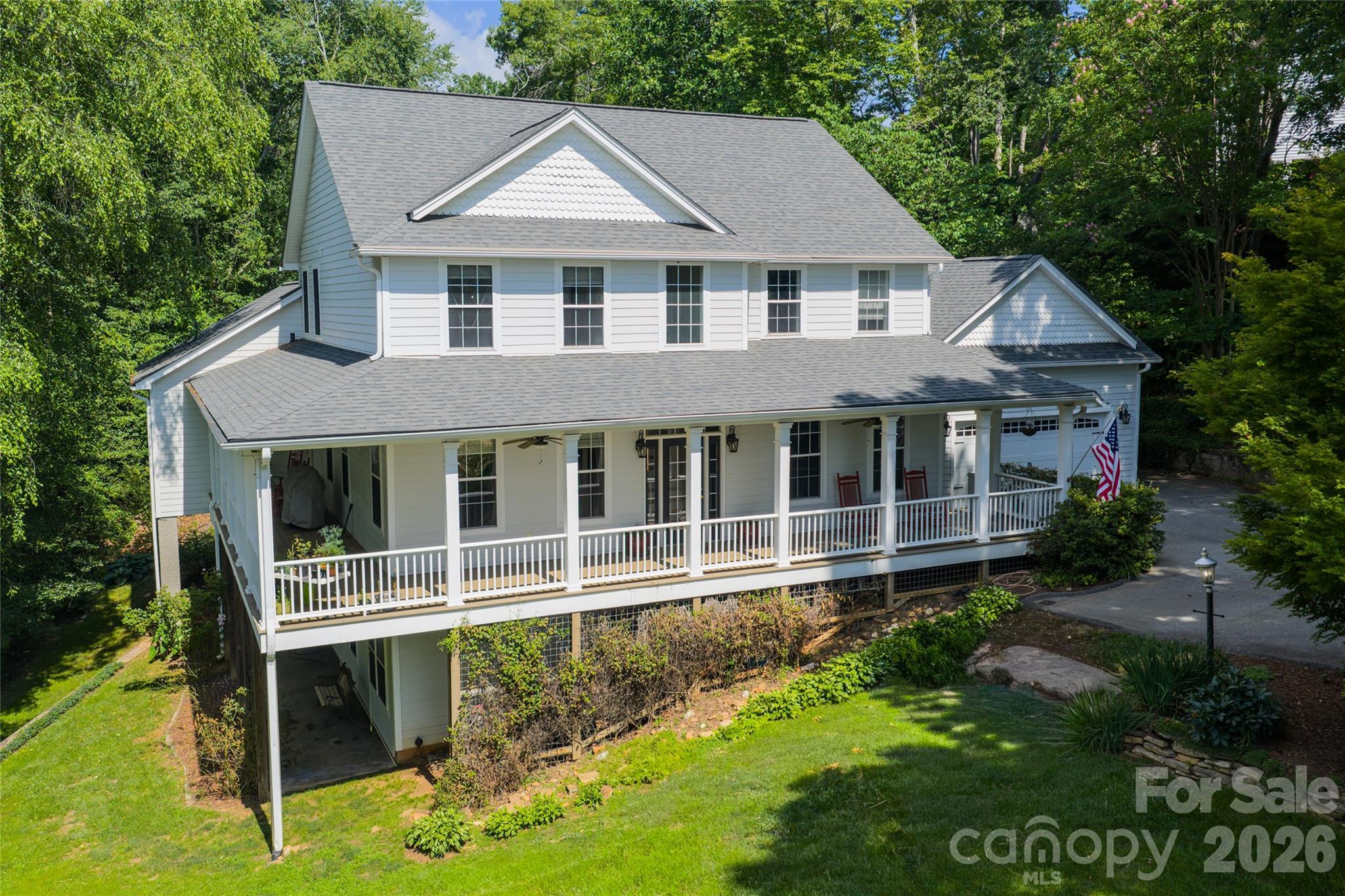 10 Lark Hill Drive — Arden