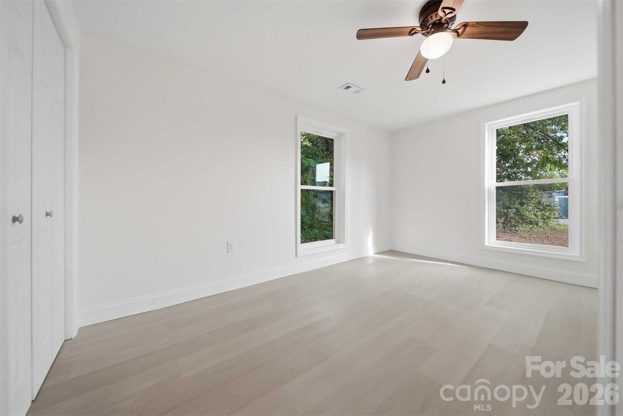218 33rd Street SW — Hickory