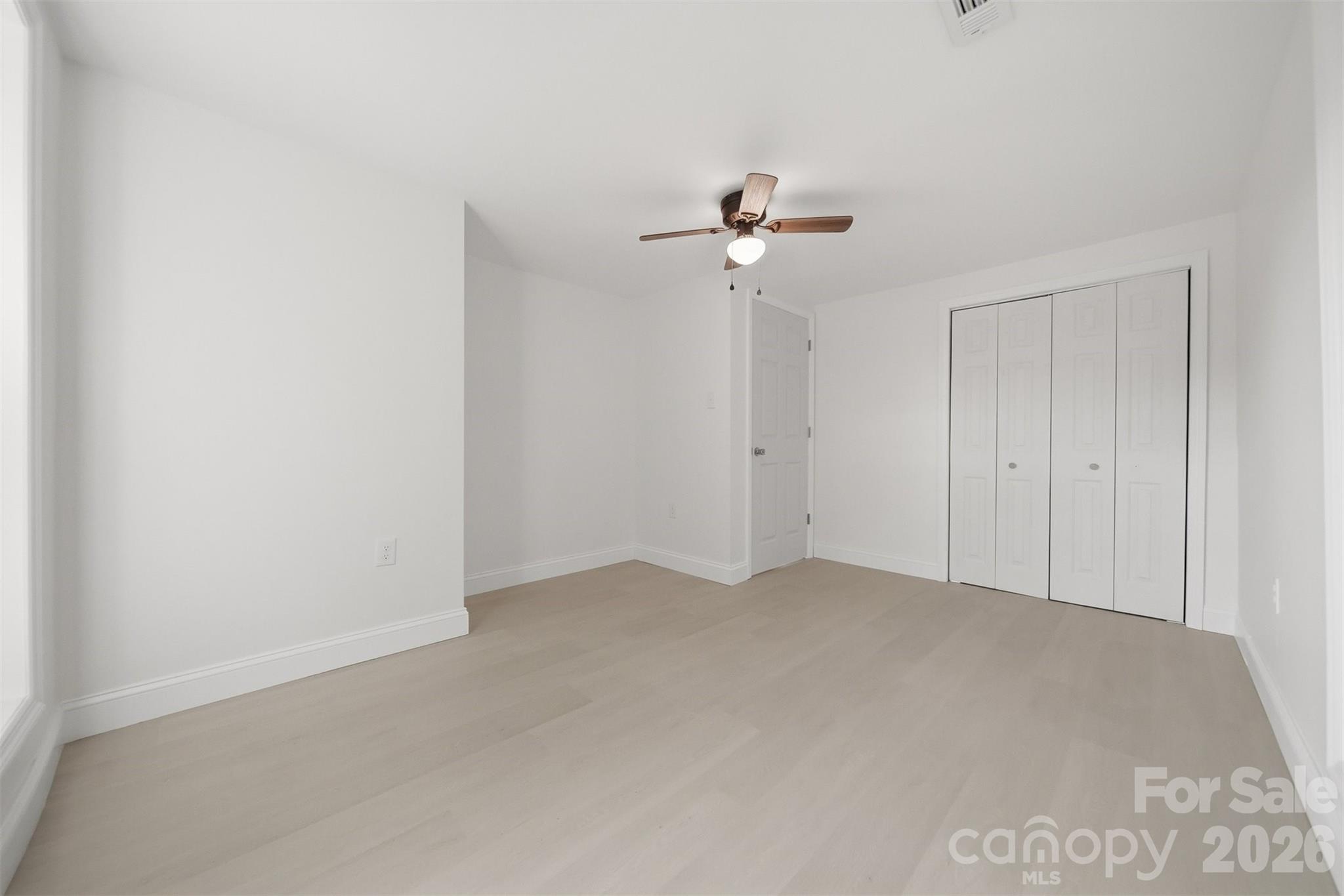 218 33rd Street SW — Hickory