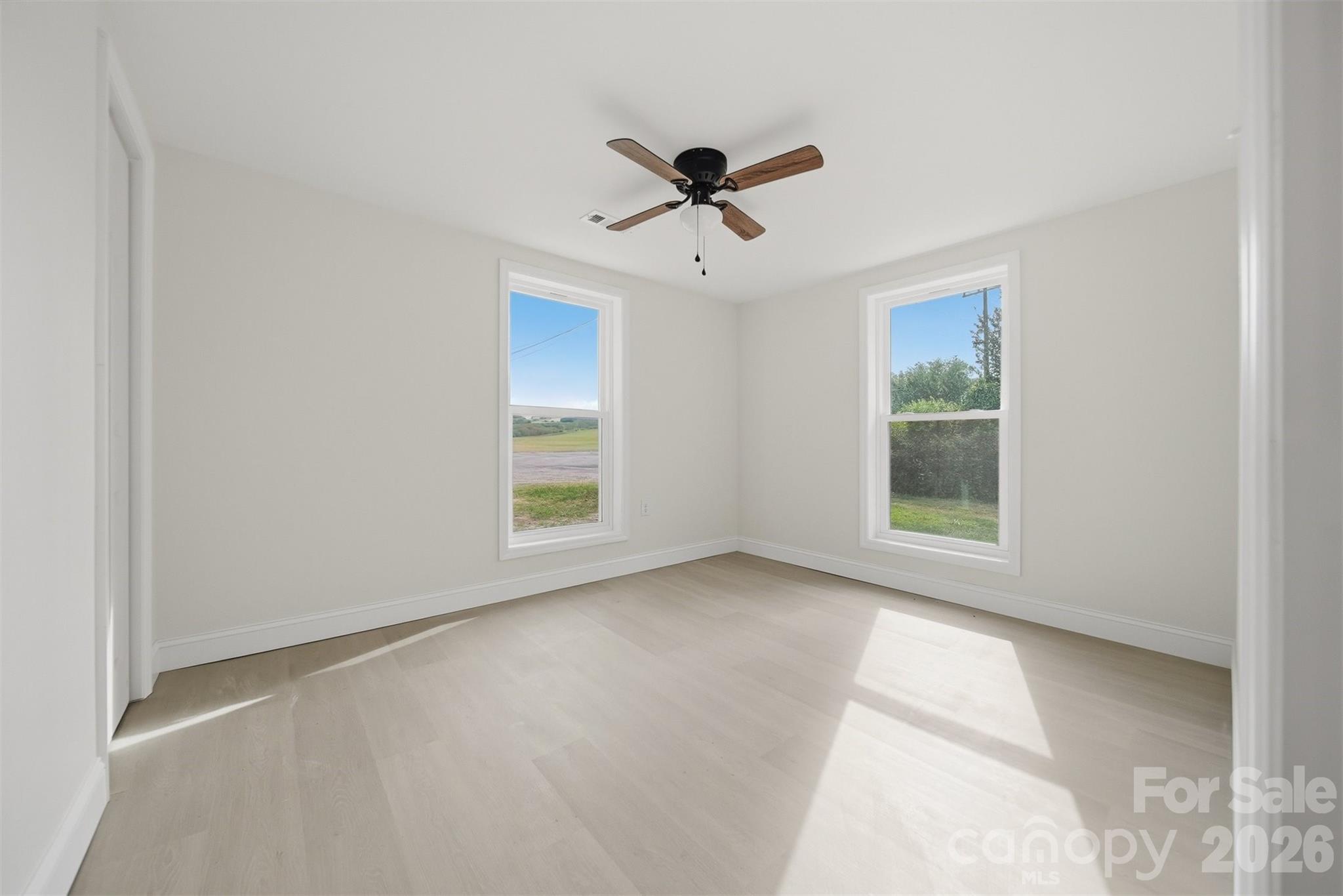 218 33rd Street SW — Hickory