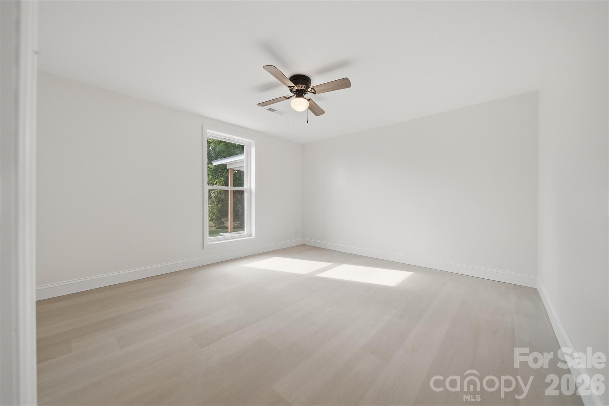 218 33rd Street SW — Hickory