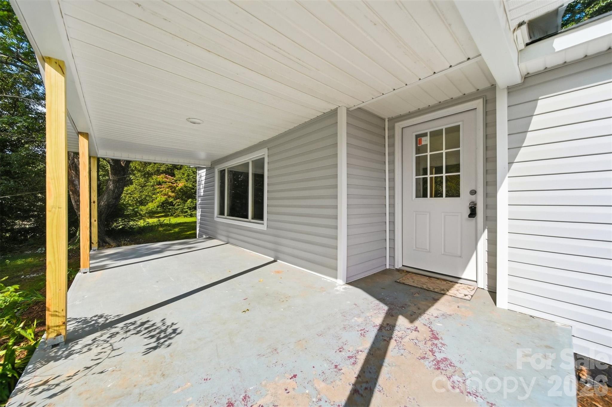 218 33rd Street SW — Hickory