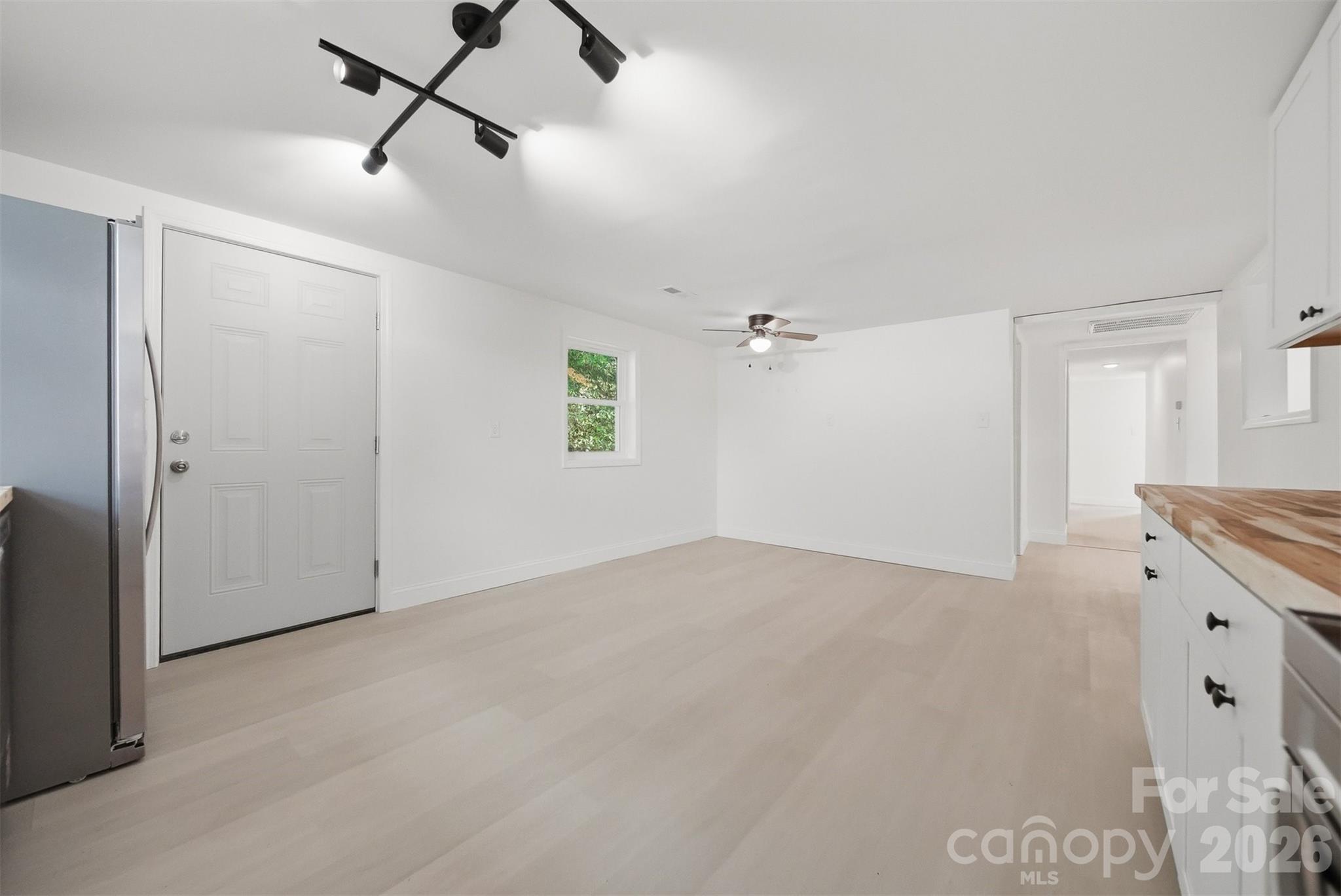 218 33rd Street SW — Hickory