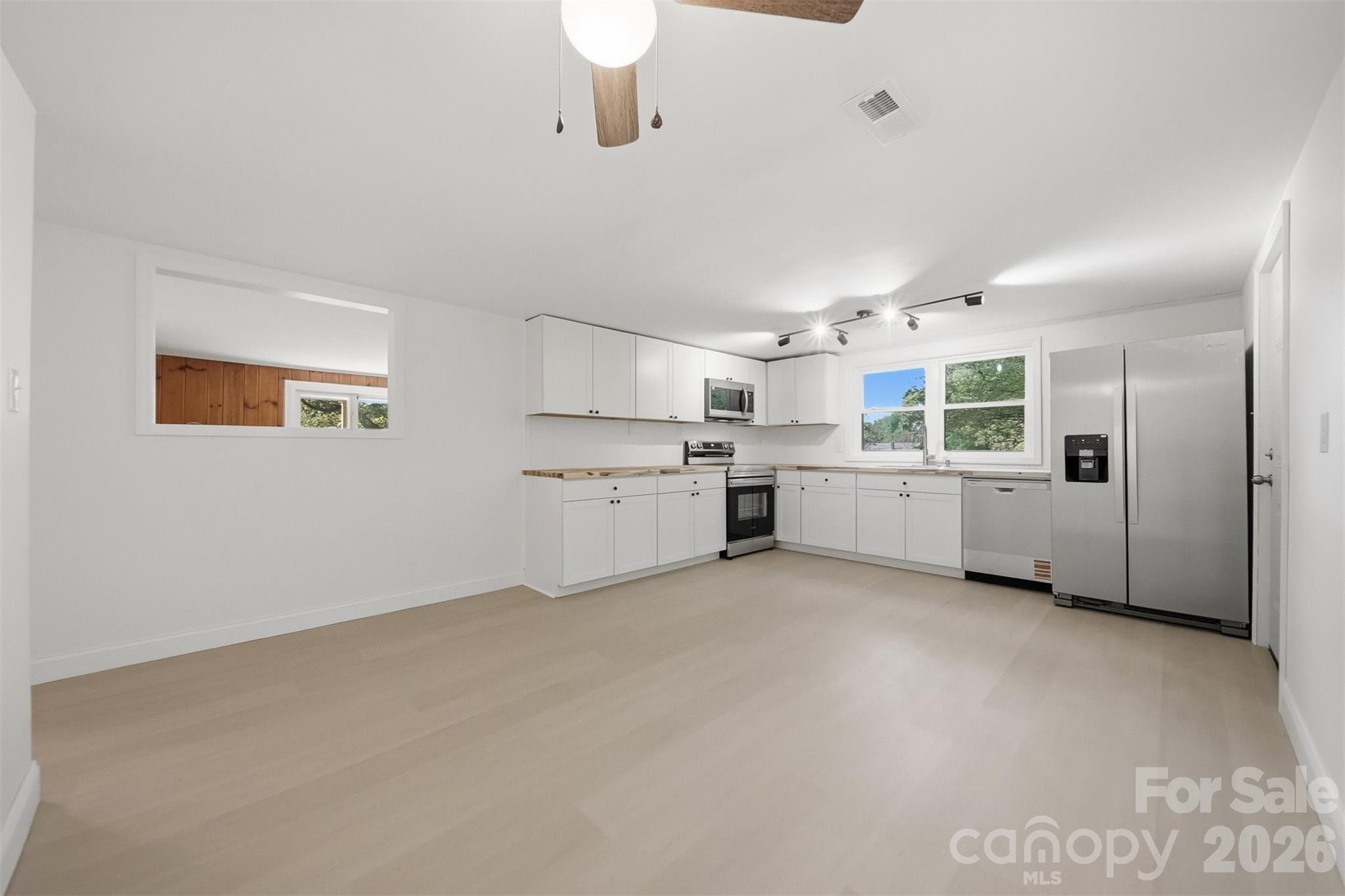 218 33rd Street SW — Hickory