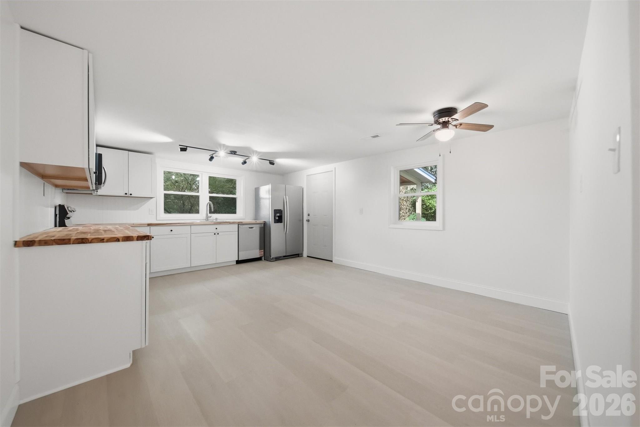 218 33rd Street SW — Hickory