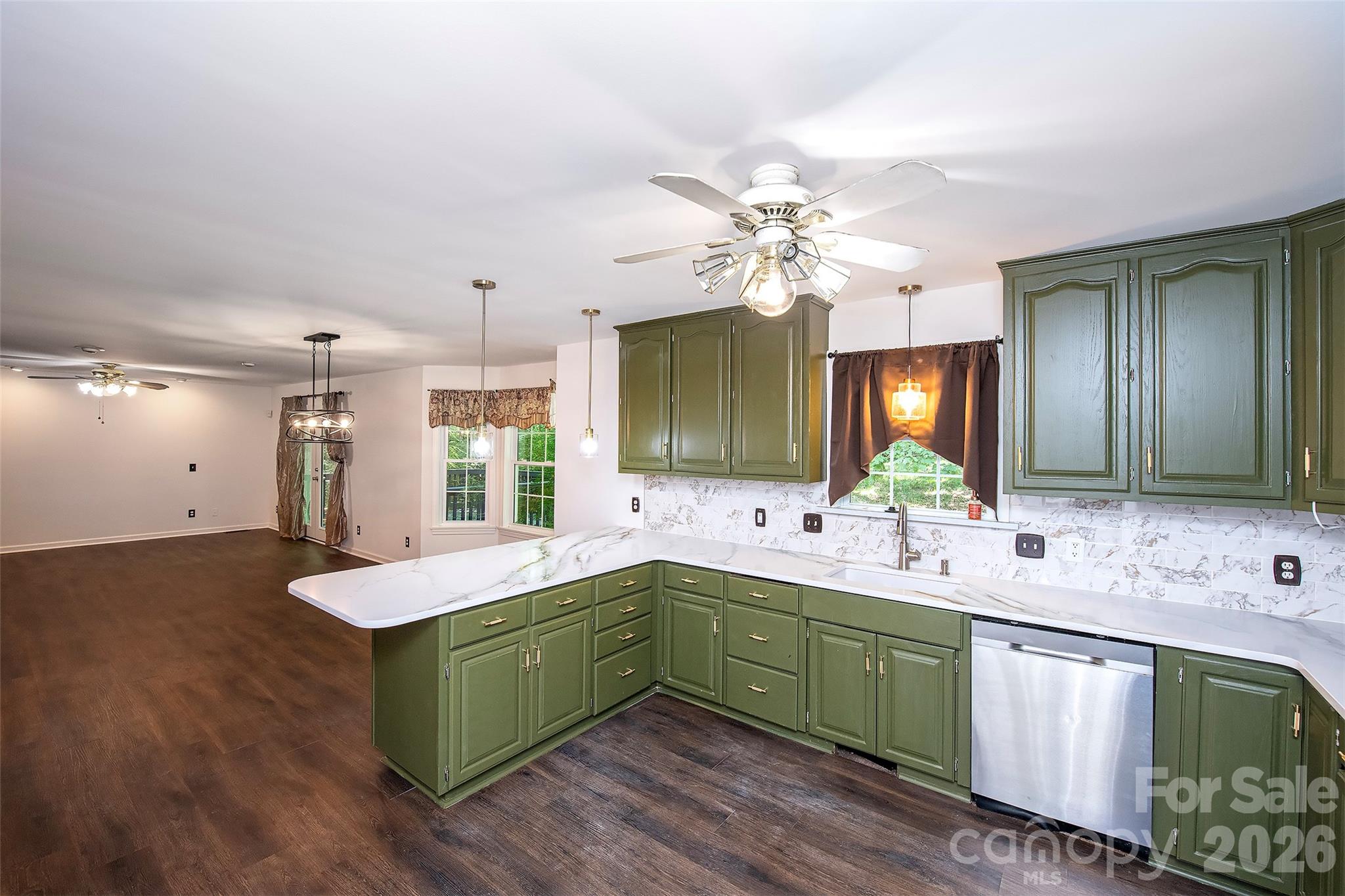 8327 Loma Linda Lane — Waxhaw