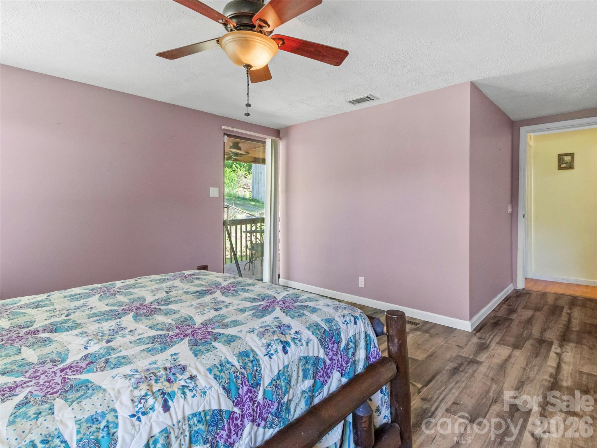 30 Clover Lane — Burnsville