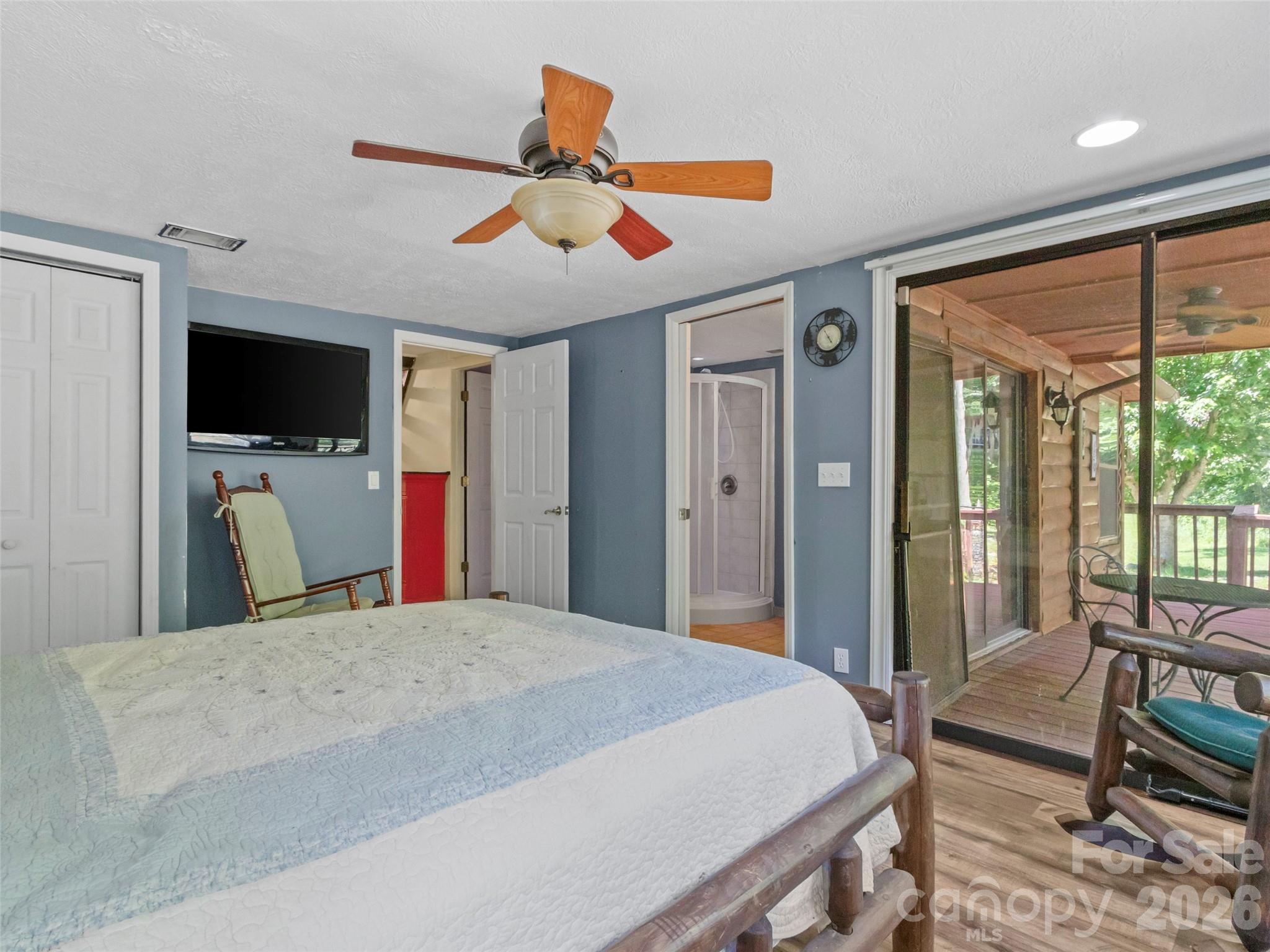 30 Clover Lane — Burnsville