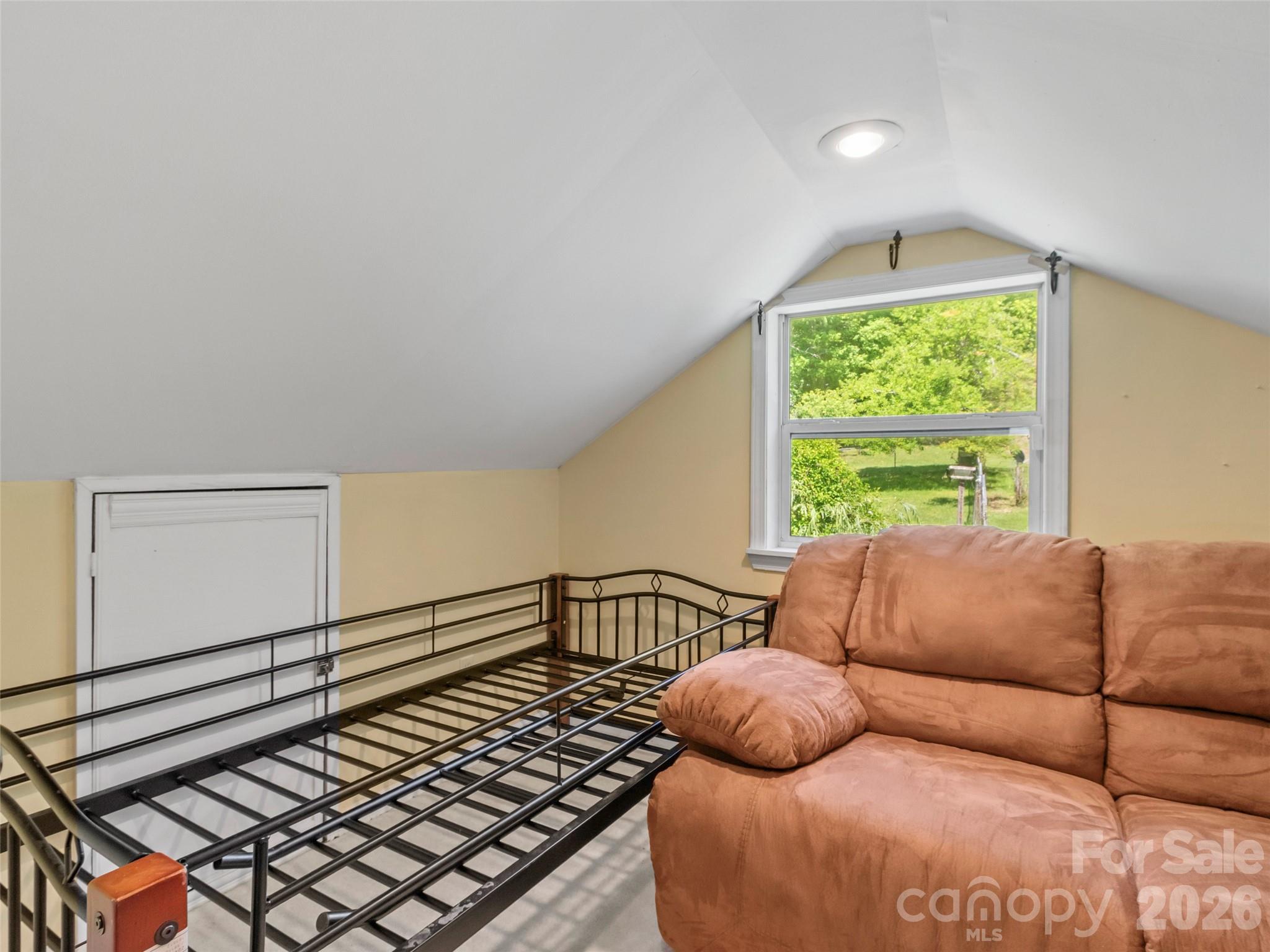 30 Clover Lane — Burnsville