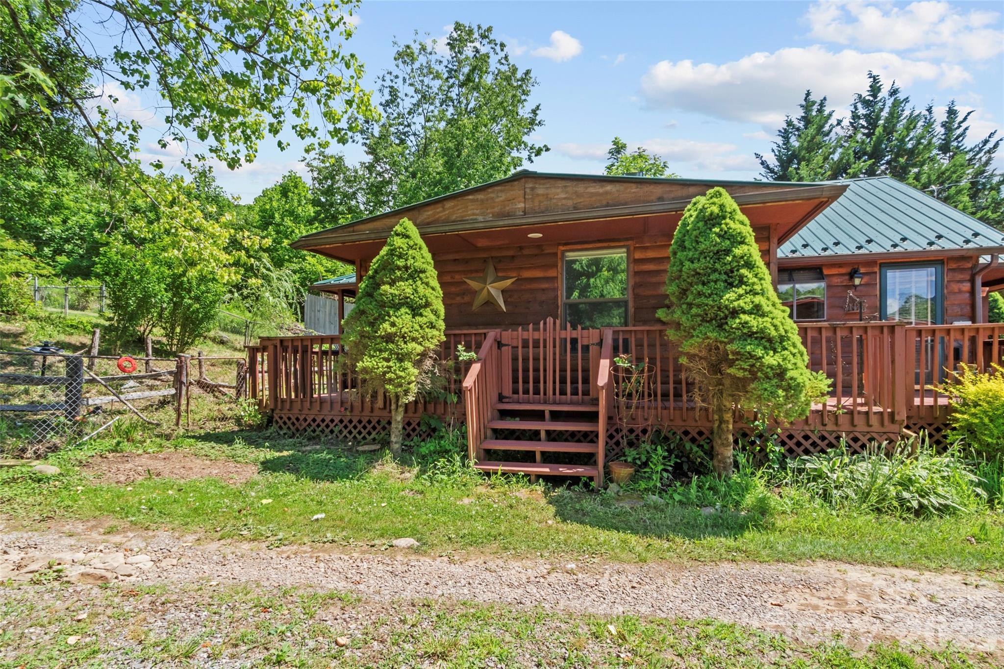 30 Clover Lane — Burnsville