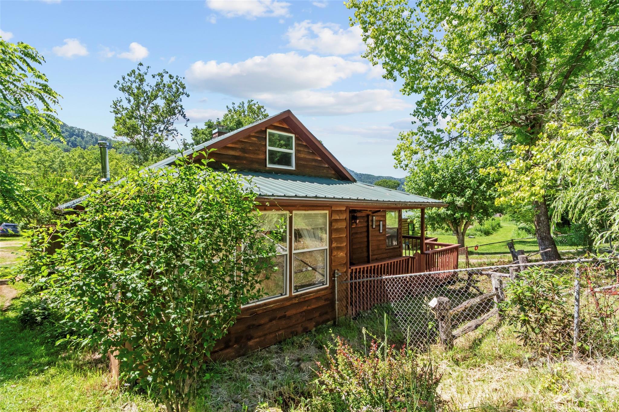 30 Clover Lane — Burnsville