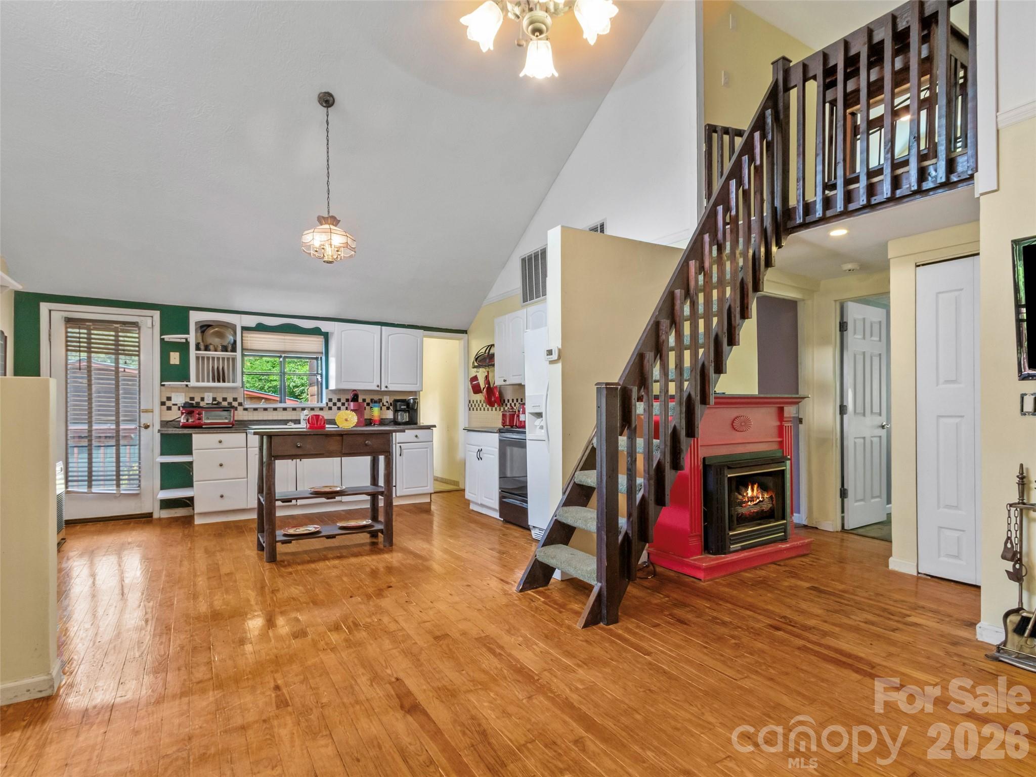 30 Clover Lane — Burnsville