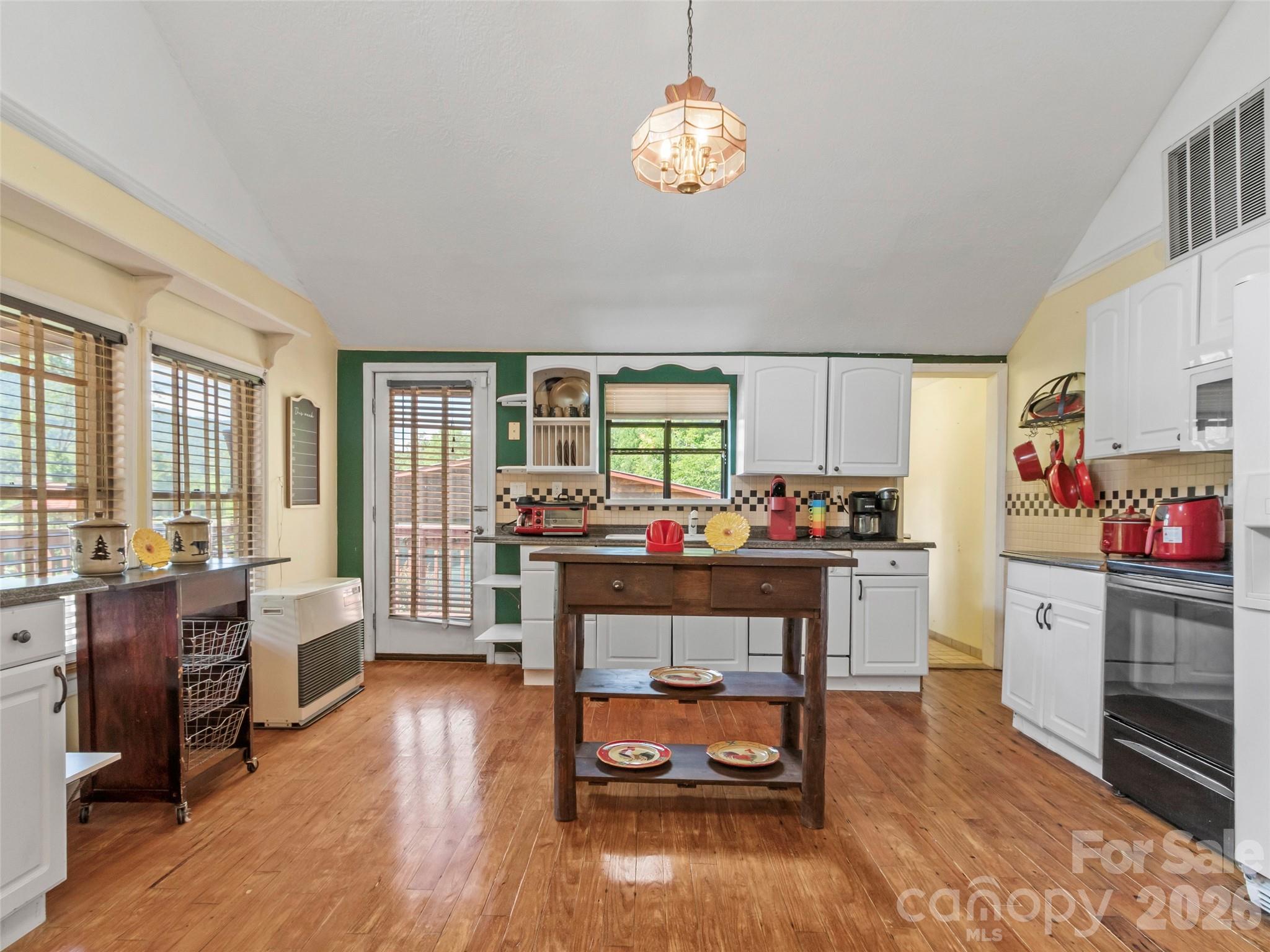 30 Clover Lane — Burnsville