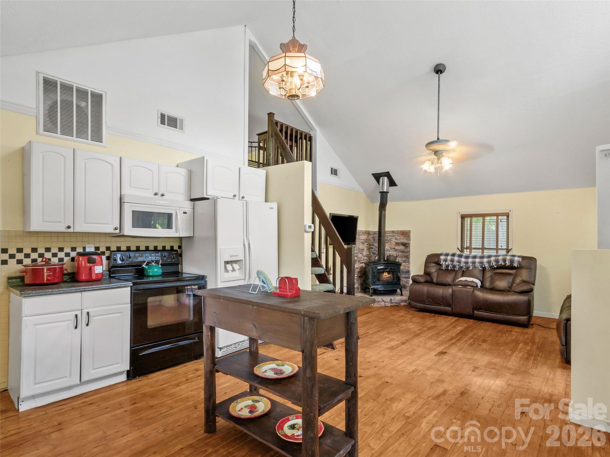 30 Clover Lane — Burnsville