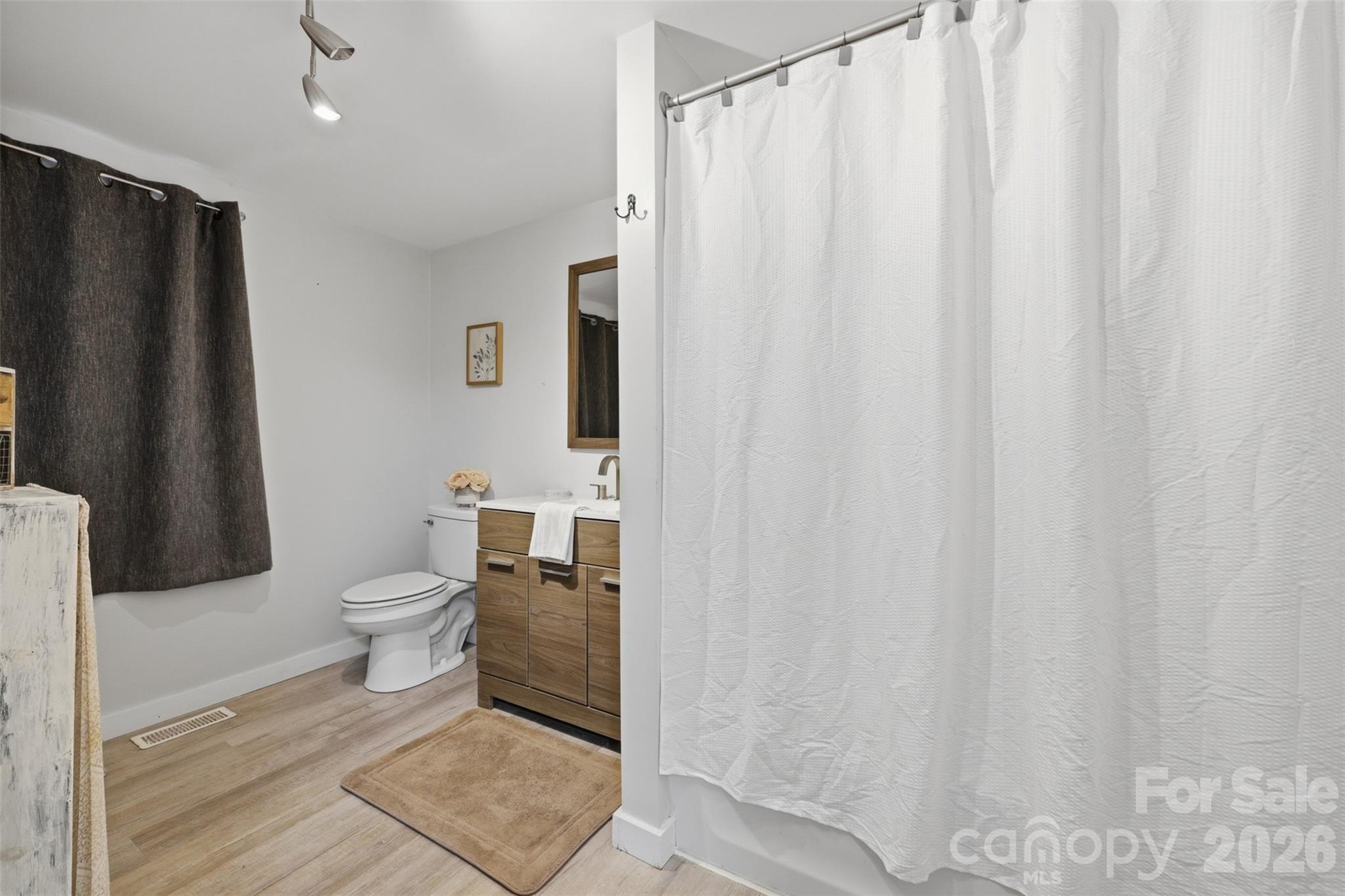 32 W Highland Avenue — Granite Falls
