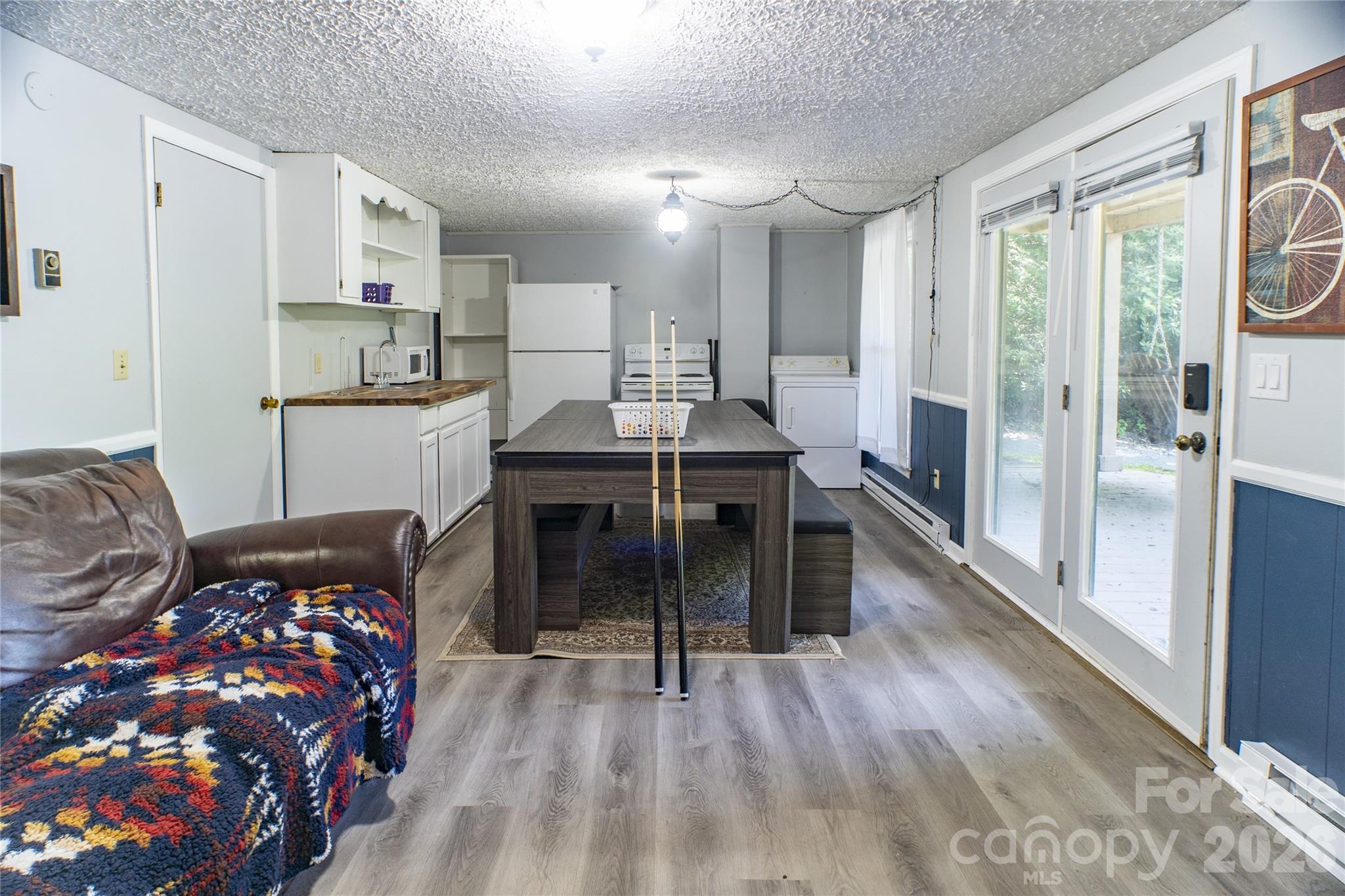 330 Riddle Cove Road — Maggie Valley