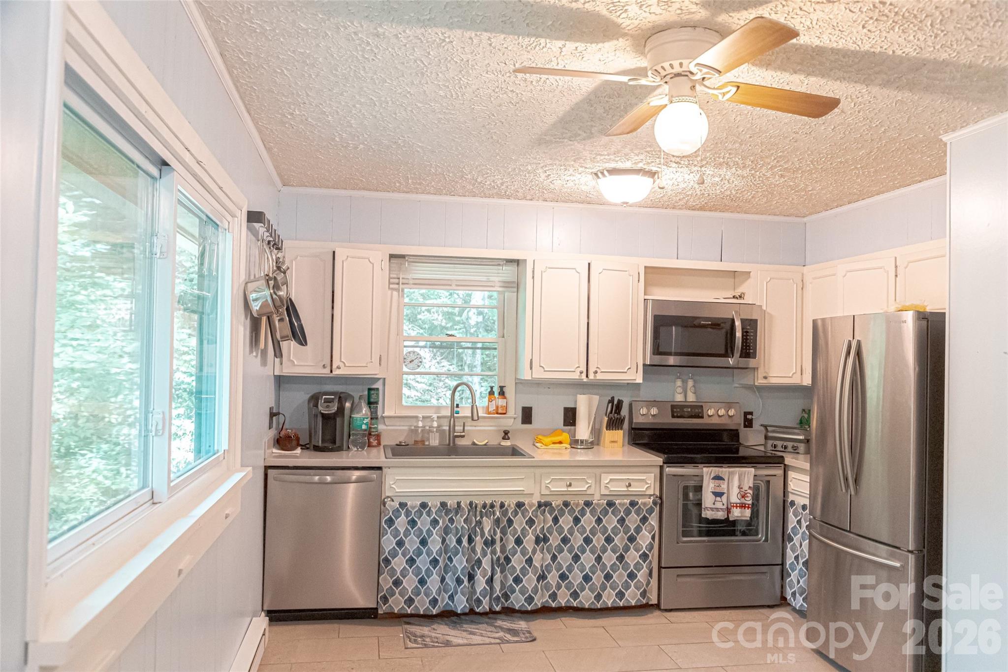 330 Riddle Cove Road — Maggie Valley