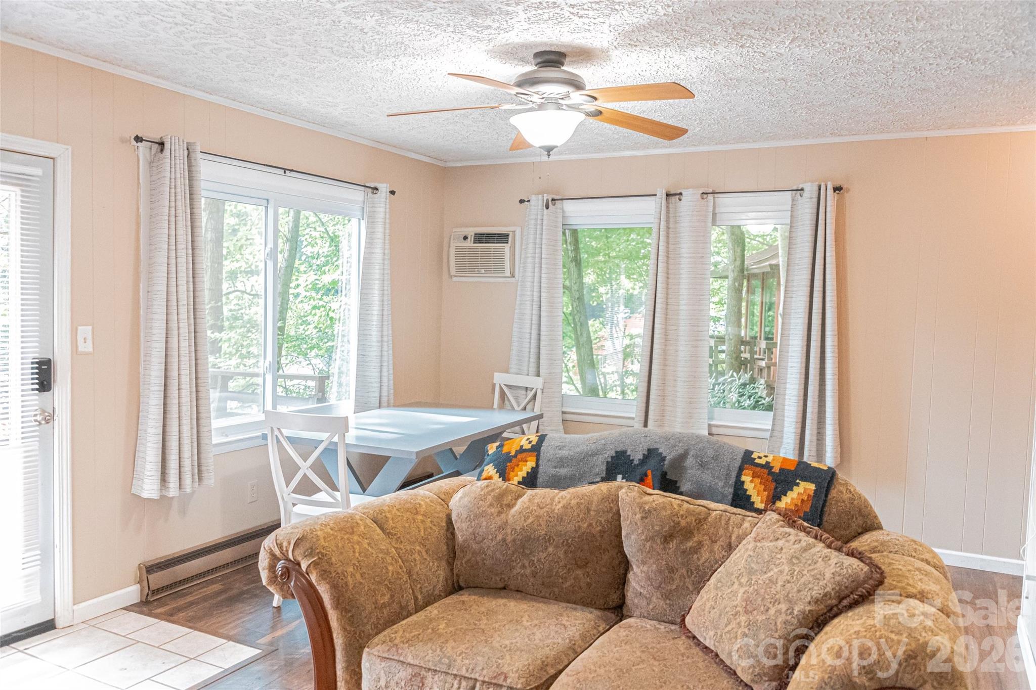 330 Riddle Cove Road — Maggie Valley